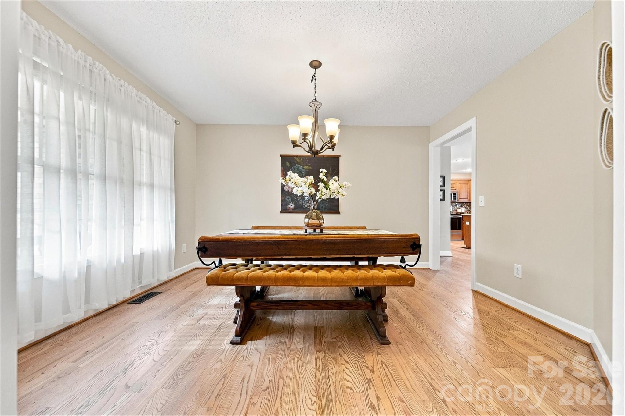 6011 Dockside Drive — Hickory