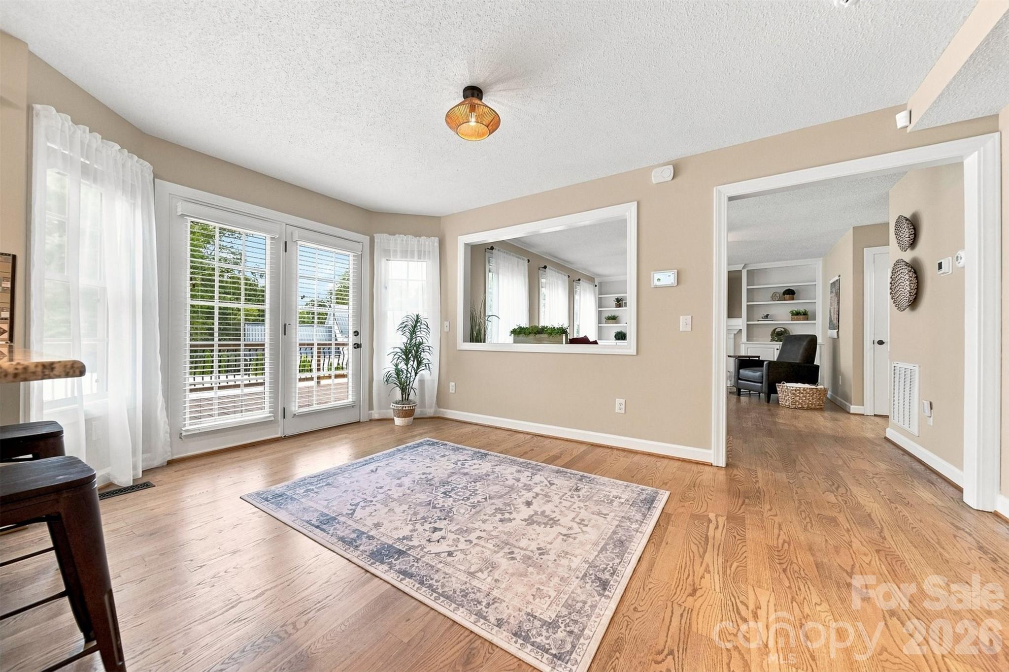 6011 Dockside Drive — Hickory