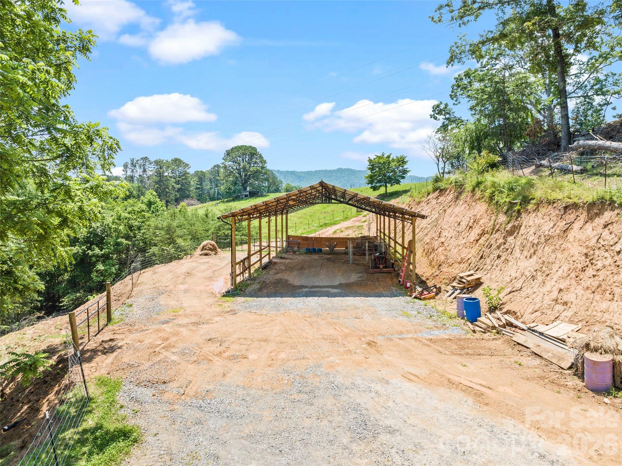 367 Robinson Road — Clyde