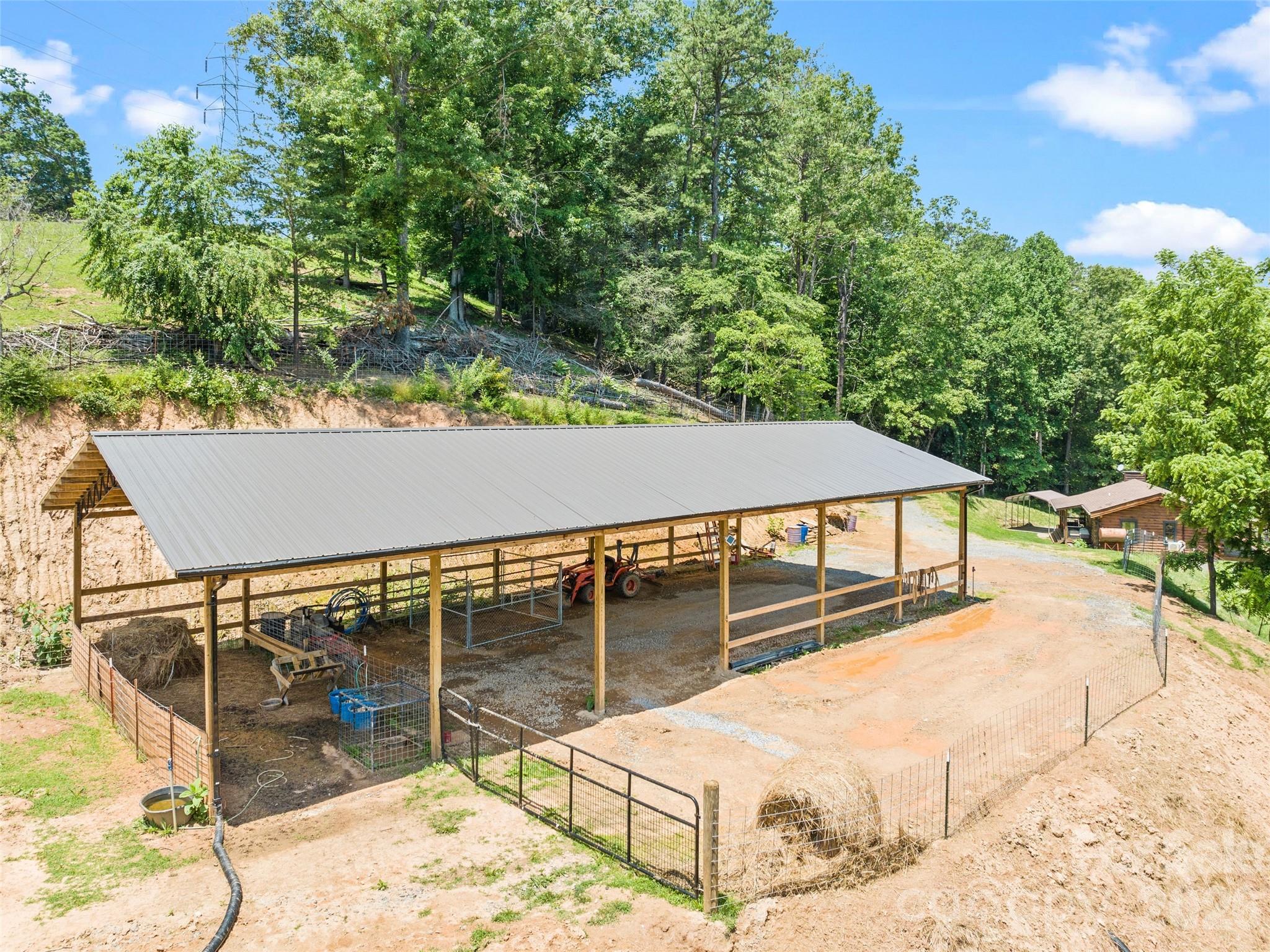 367 Robinson Road — Clyde
