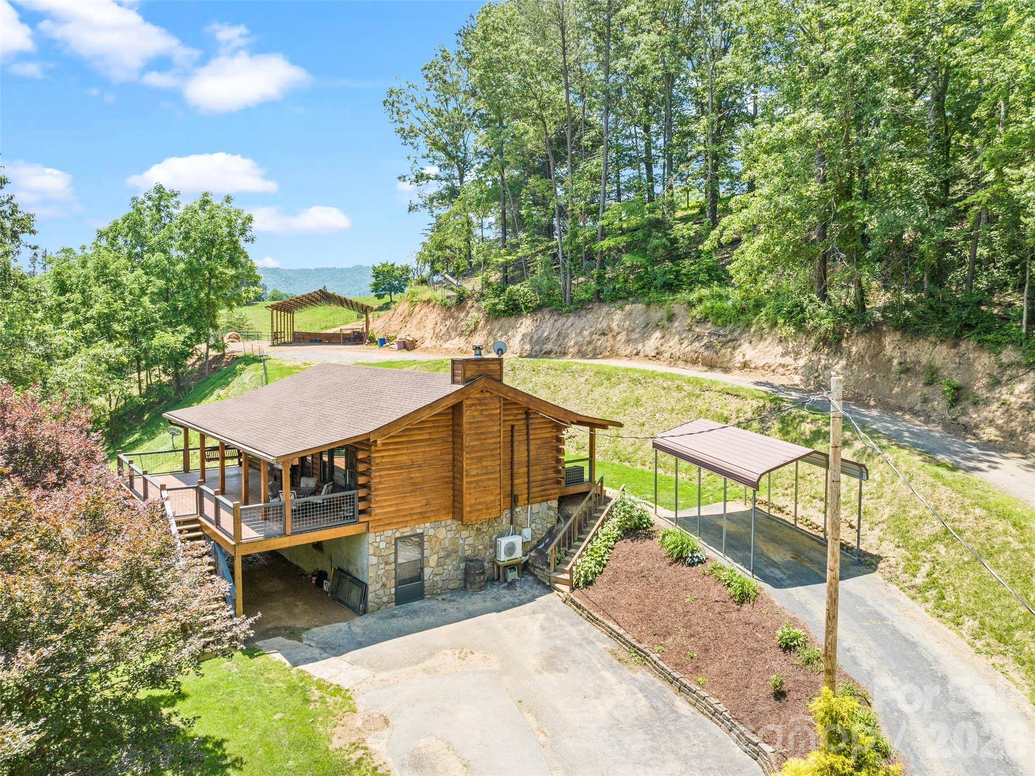367 Robinson Road — Clyde