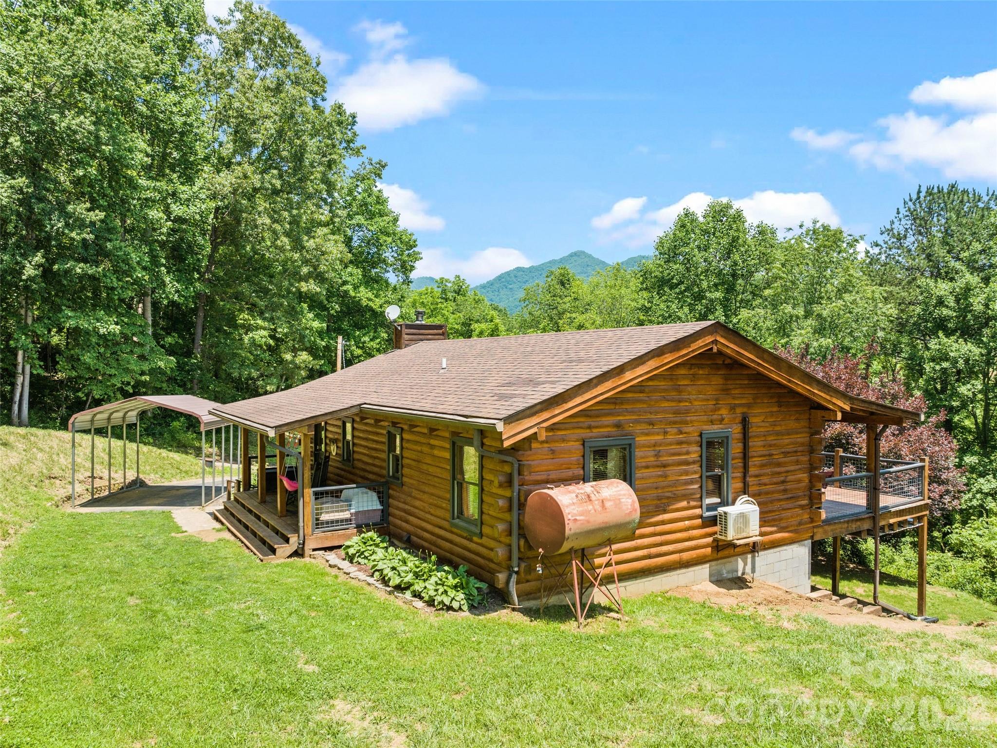 367 Robinson Road — Clyde