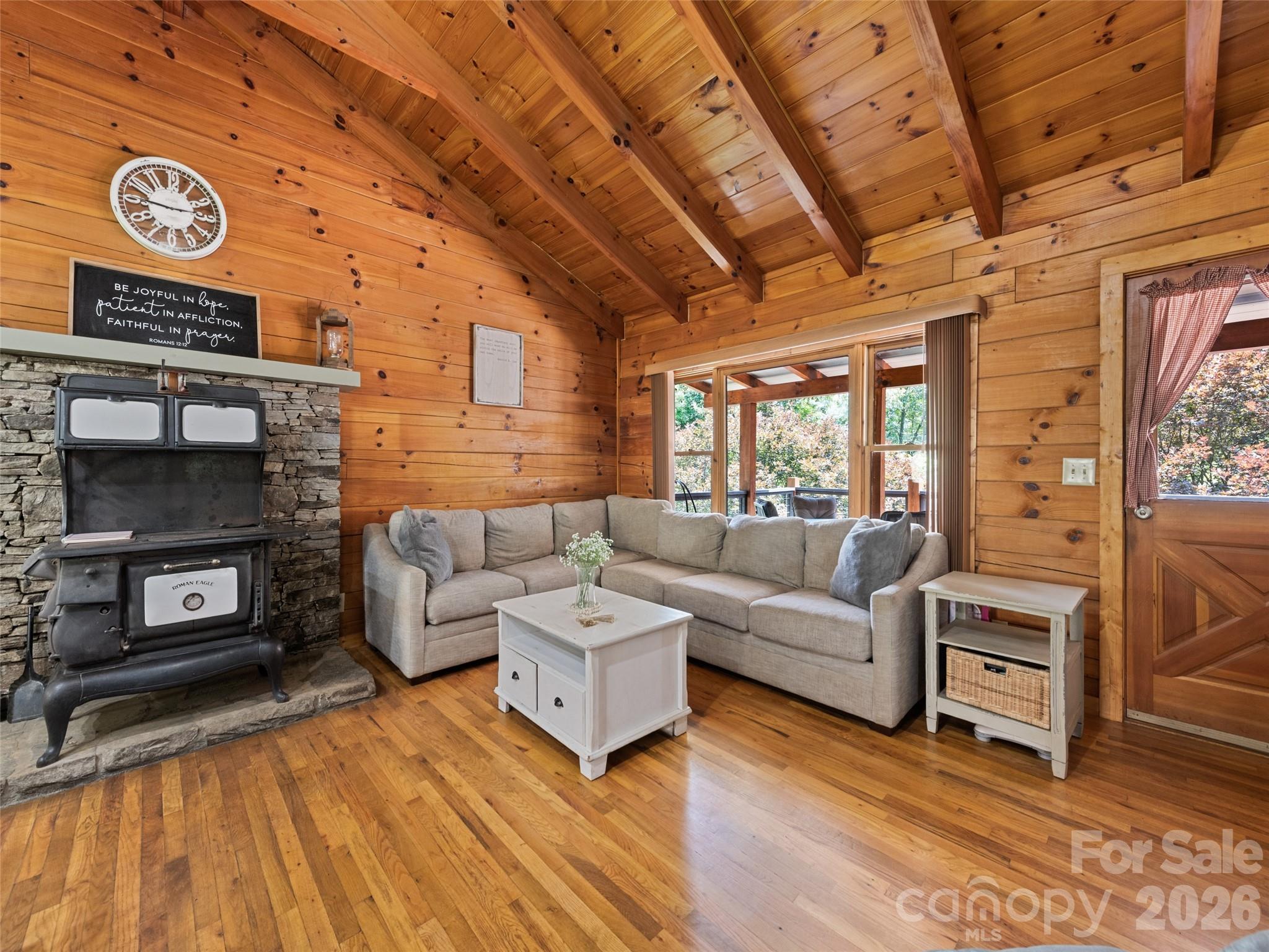 367 Robinson Road — Clyde