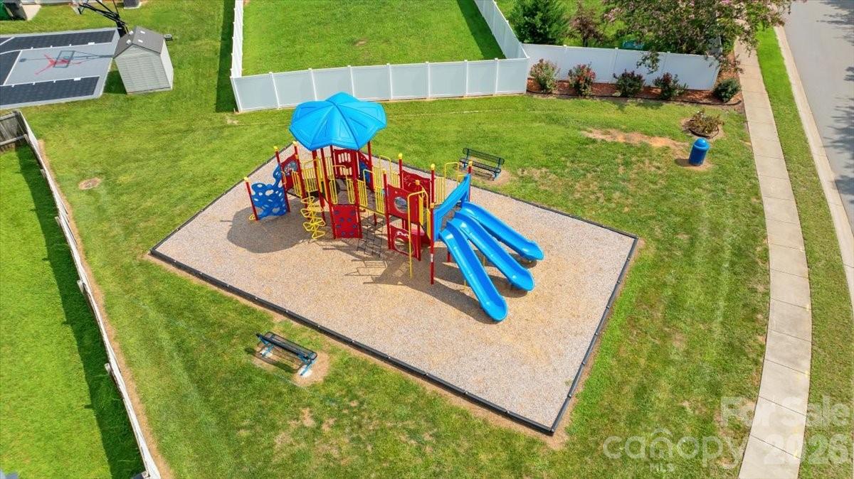 423 Mountain Quail Drive — Charlotte