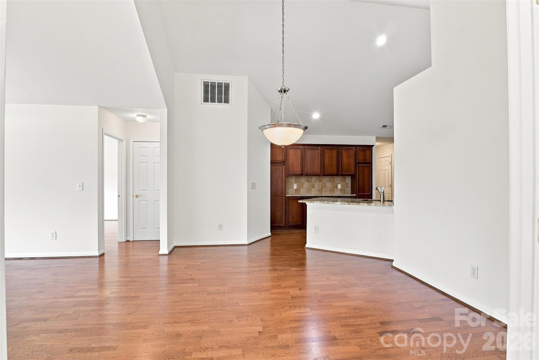 821 Ledgestone Court — Tega Cay
