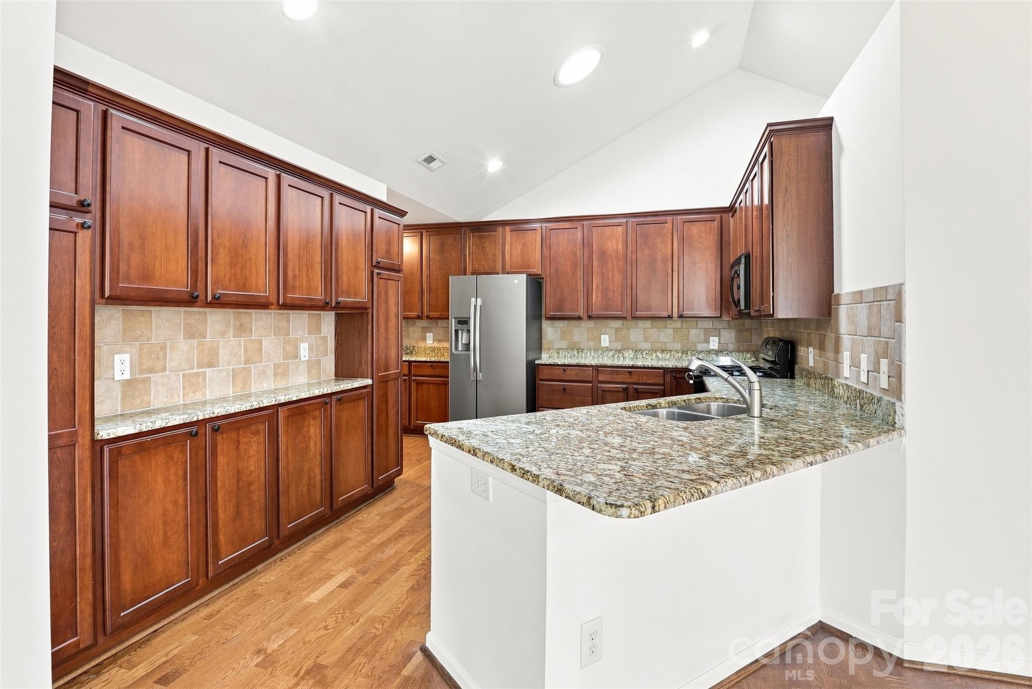 821 Ledgestone Court — Tega Cay