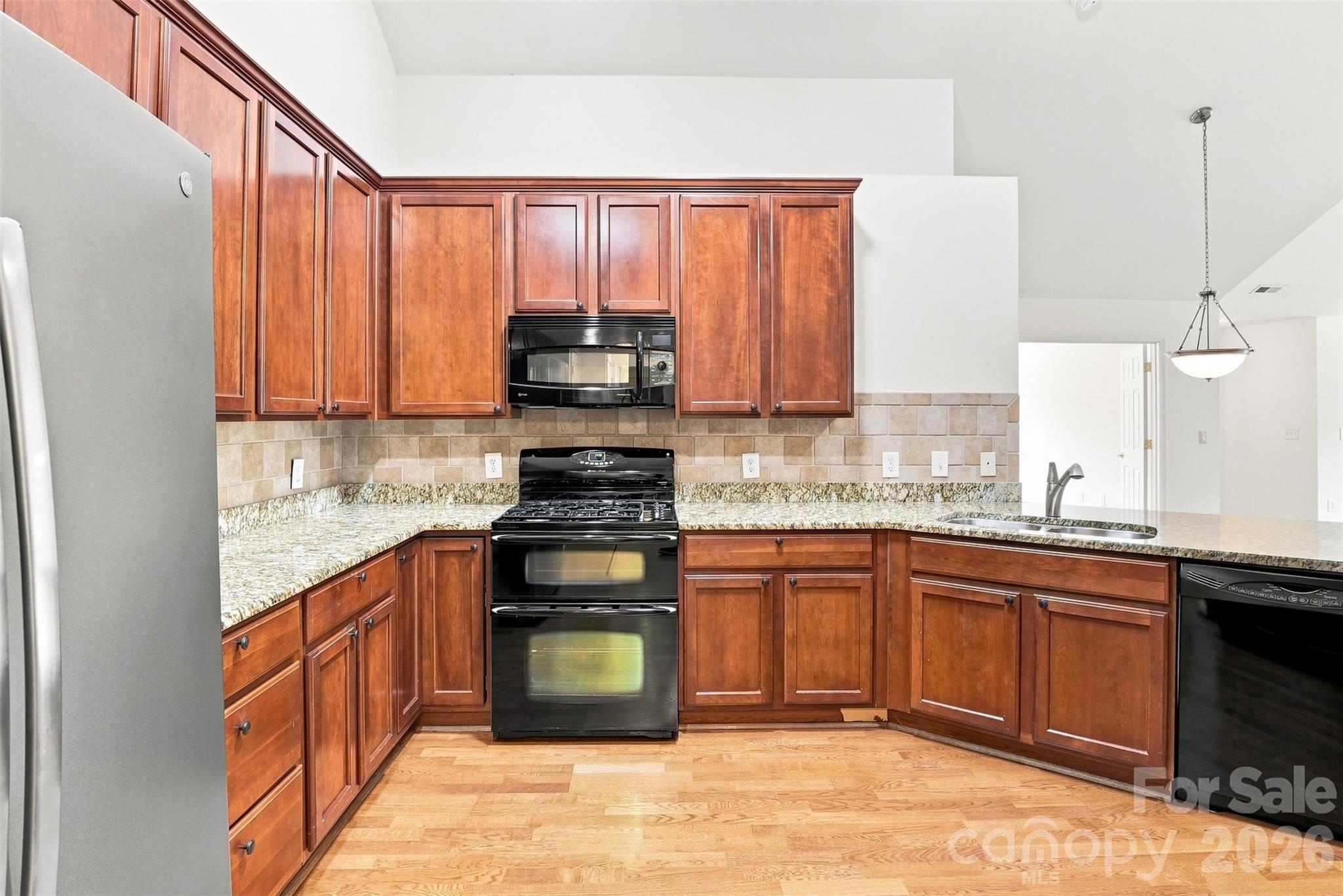 821 Ledgestone Court — Tega Cay
