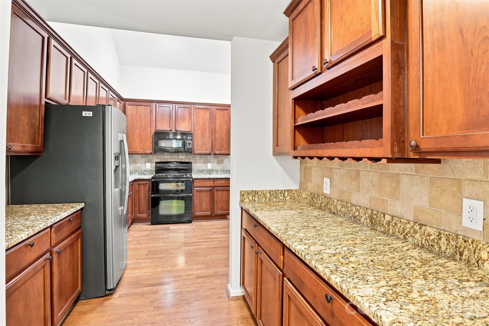 821 Ledgestone Court — Tega Cay