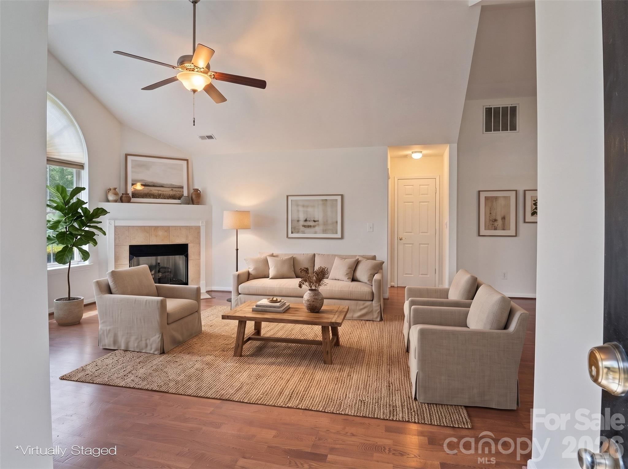 821 Ledgestone Court — Tega Cay