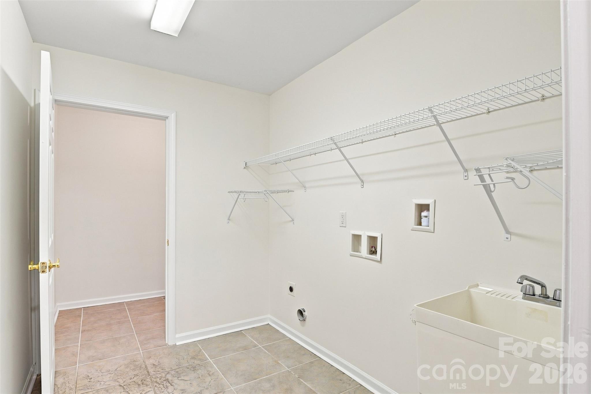 821 Ledgestone Court — Tega Cay