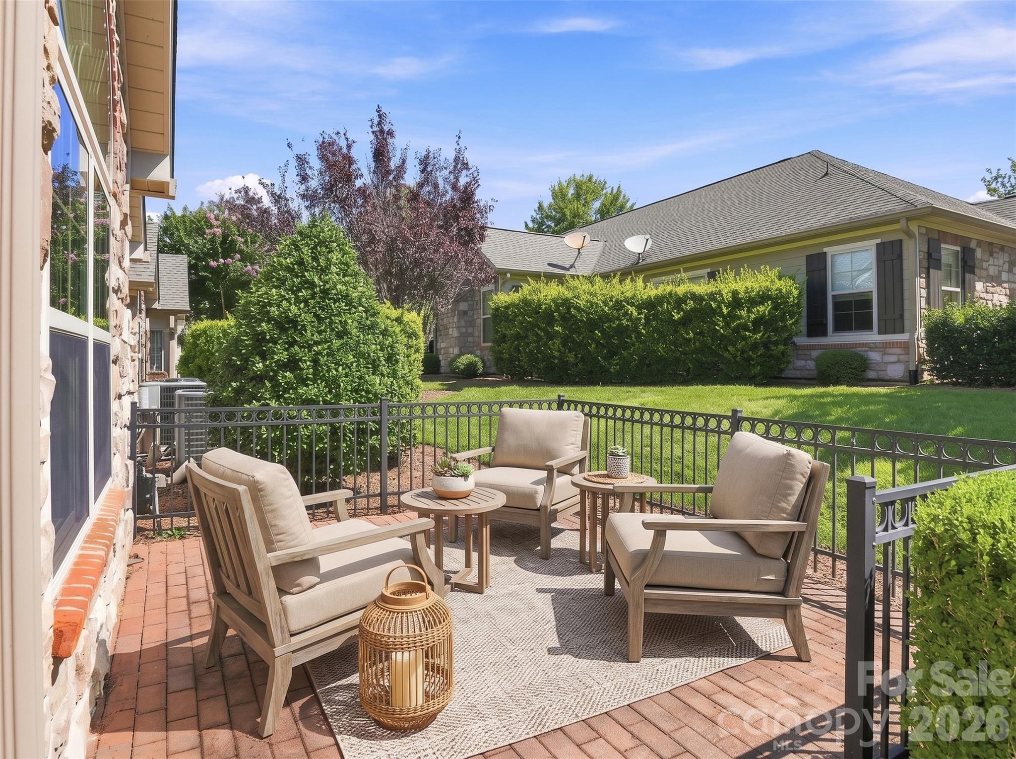 821 Ledgestone Court — Tega Cay