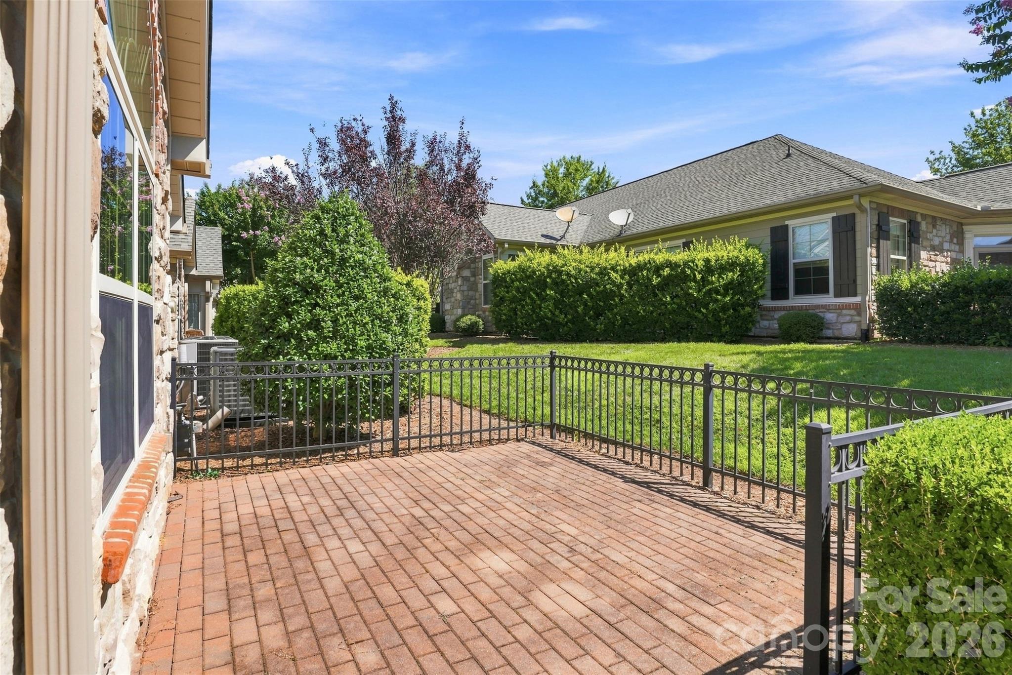 821 Ledgestone Court — Tega Cay