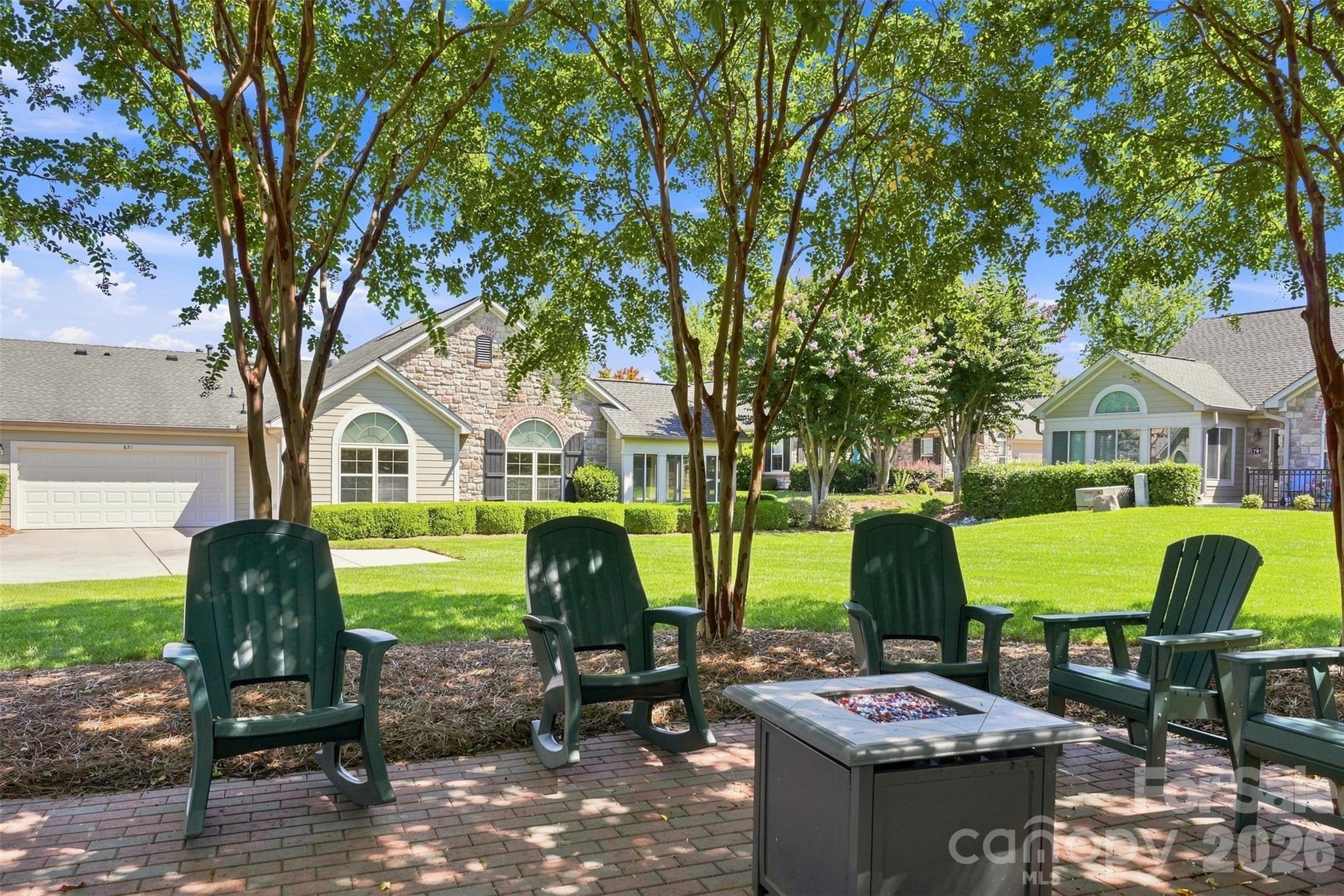 821 Ledgestone Court — Tega Cay