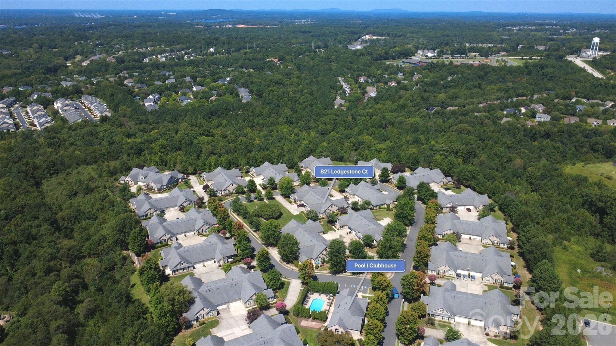 821 Ledgestone Court — Tega Cay