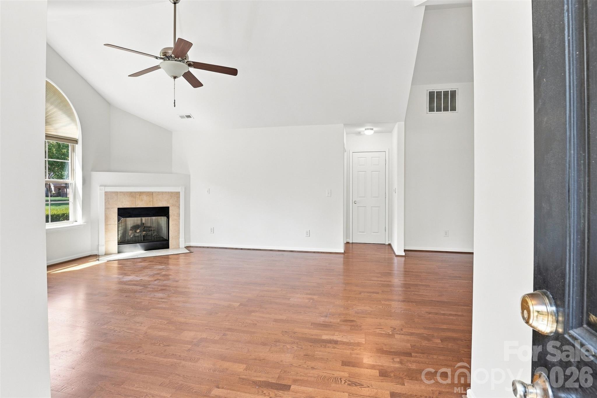 821 Ledgestone Court — Tega Cay