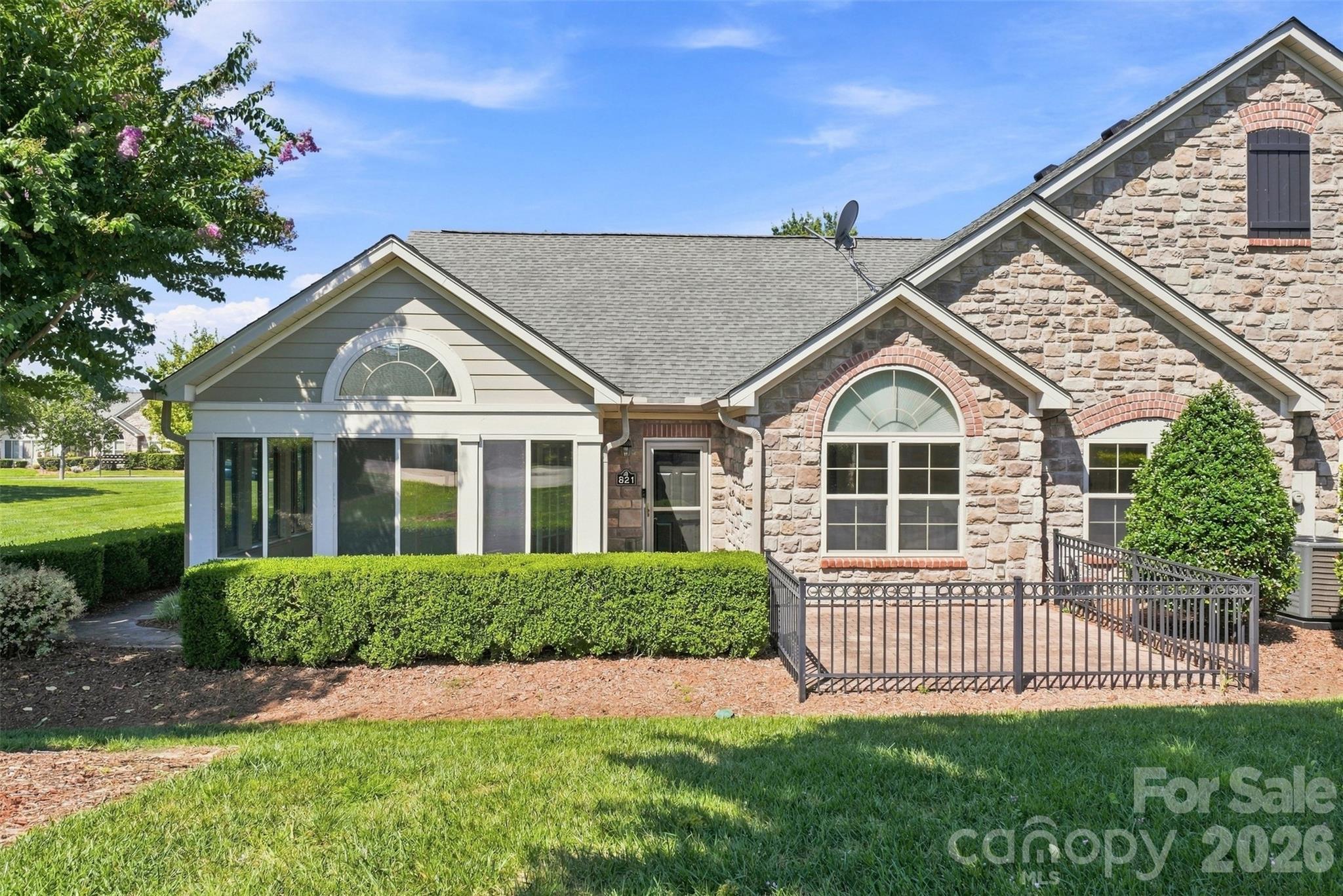 821 Ledgestone Court — Tega Cay