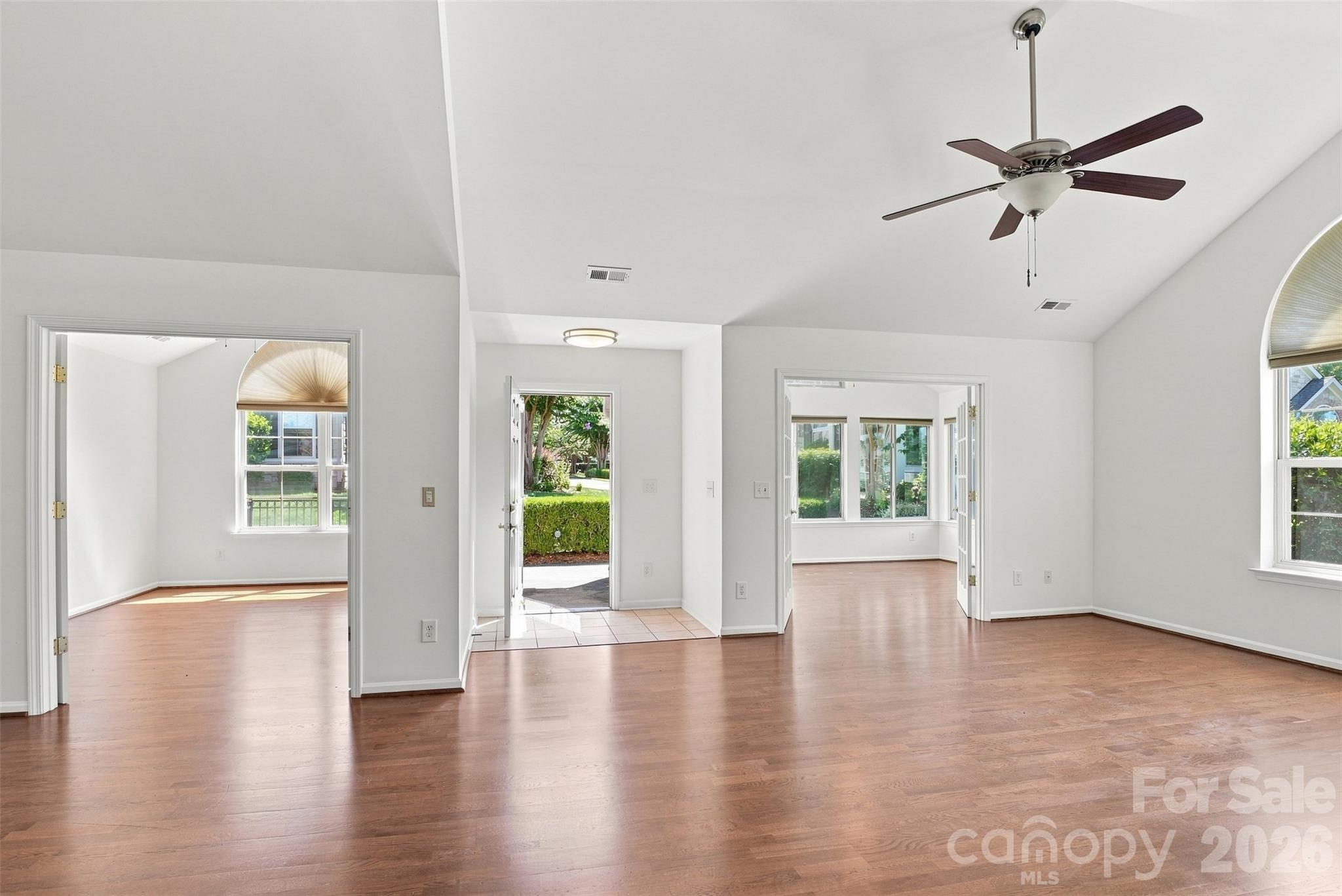 821 Ledgestone Court — Tega Cay