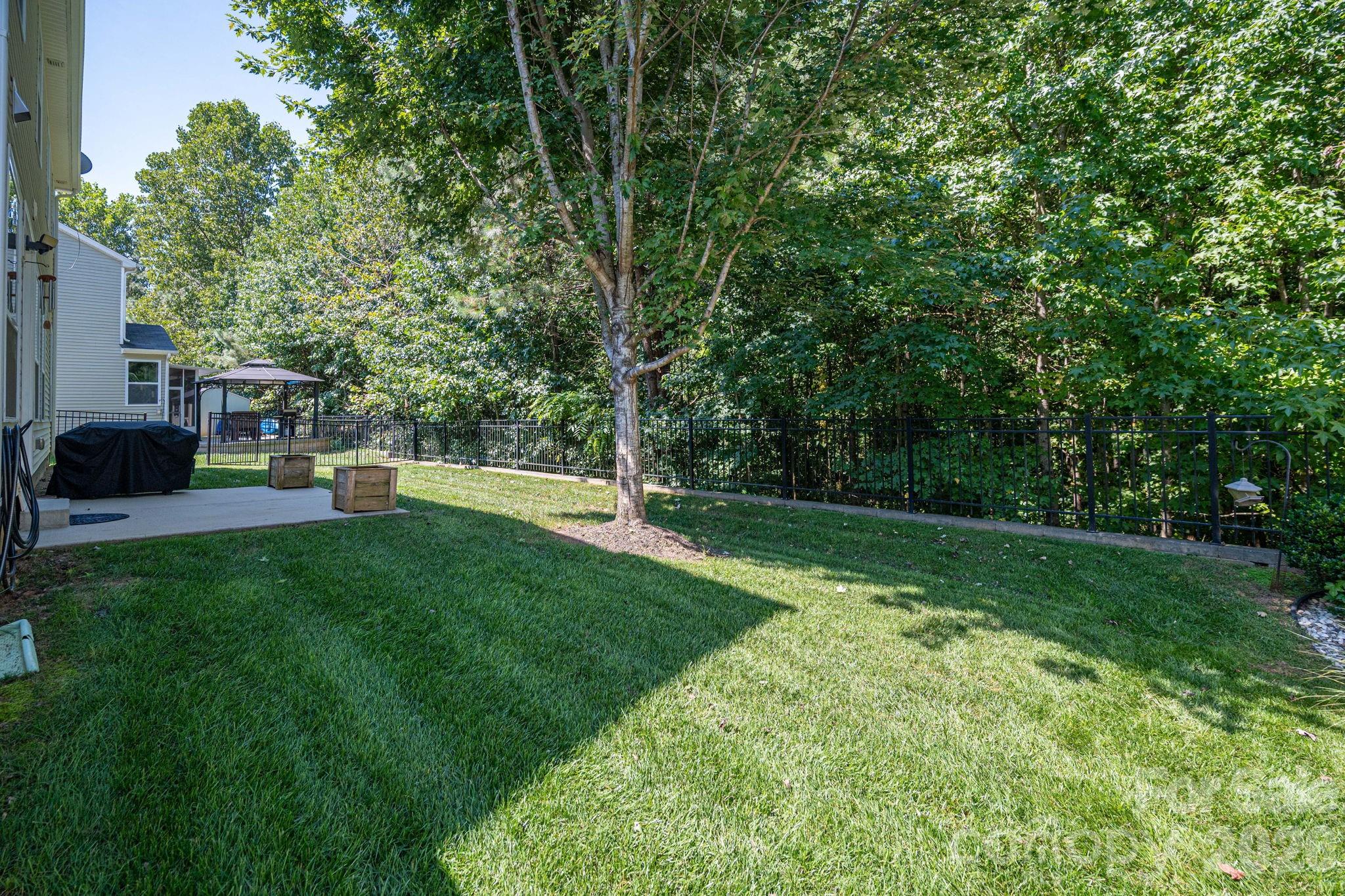424 Planters Way — Mount Holly