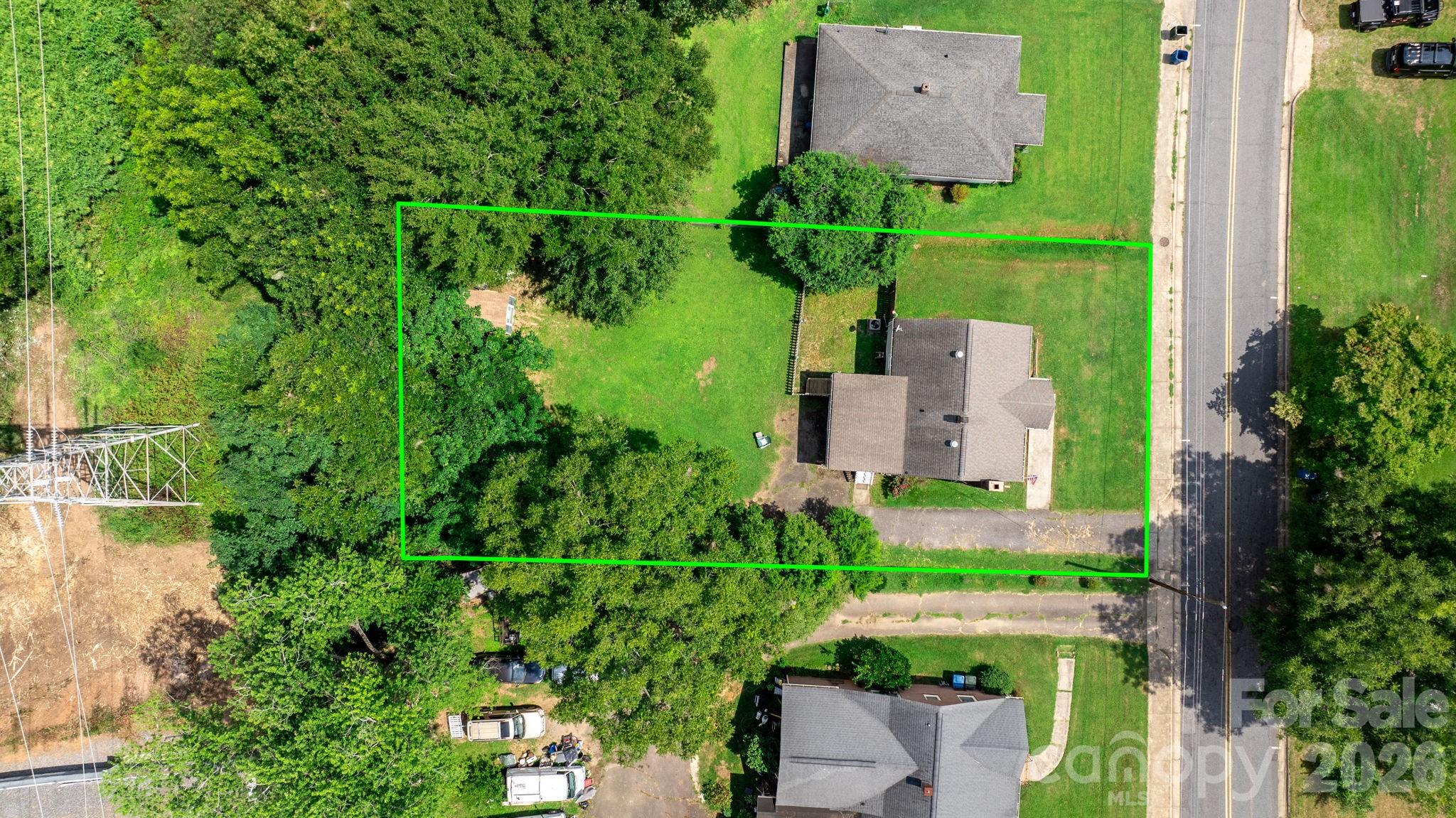45 26th Avenue NE — Hickory