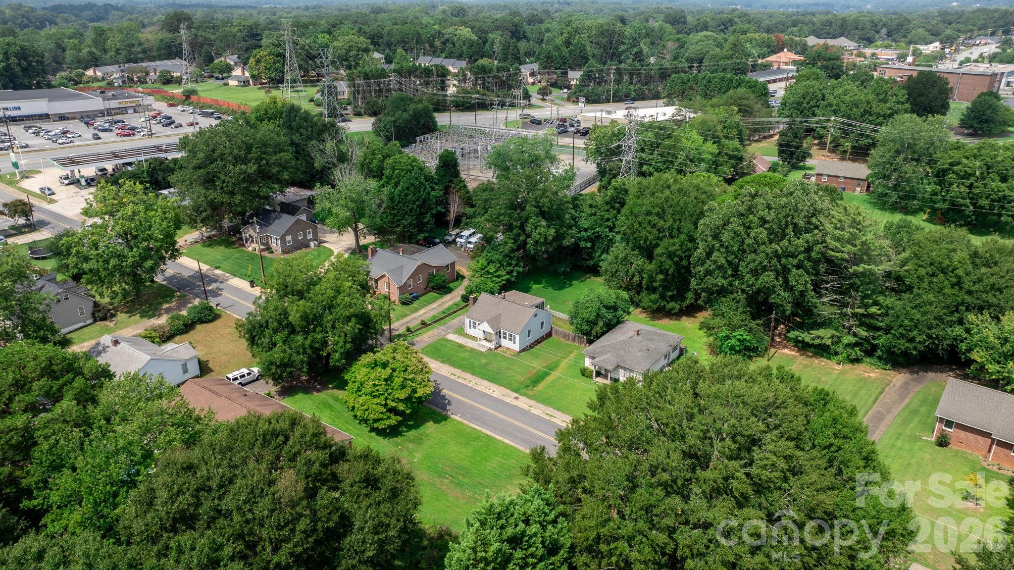 45 26th Avenue NE — Hickory