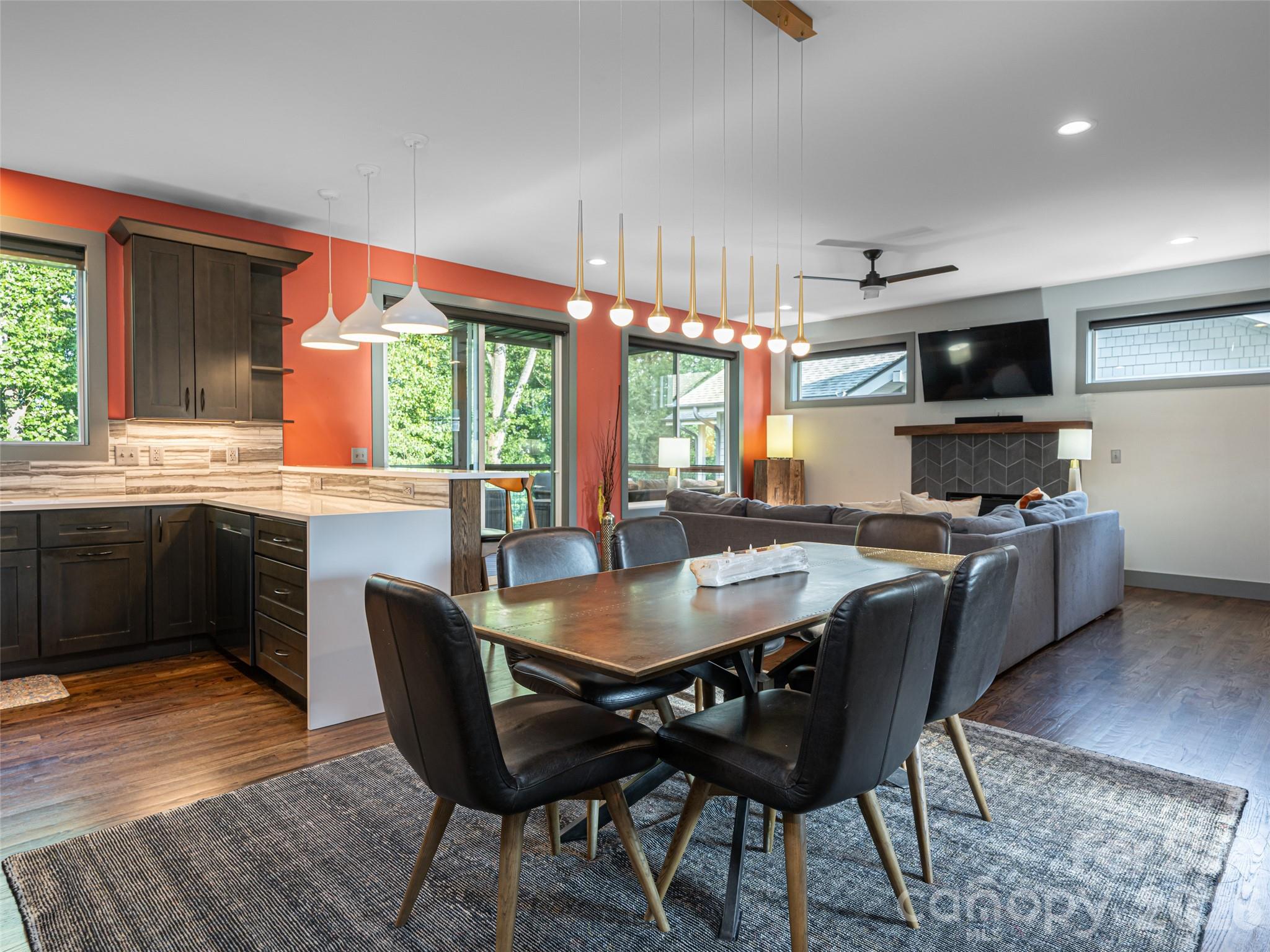 158 Riverview Drive — Asheville