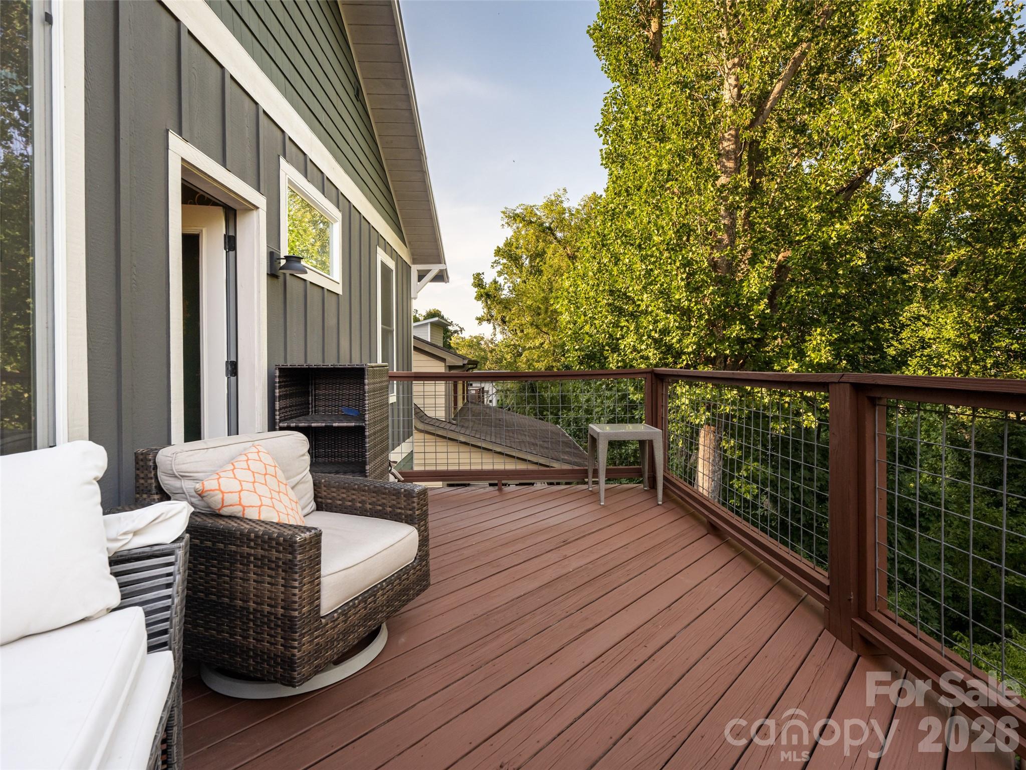 158 Riverview Drive — Asheville