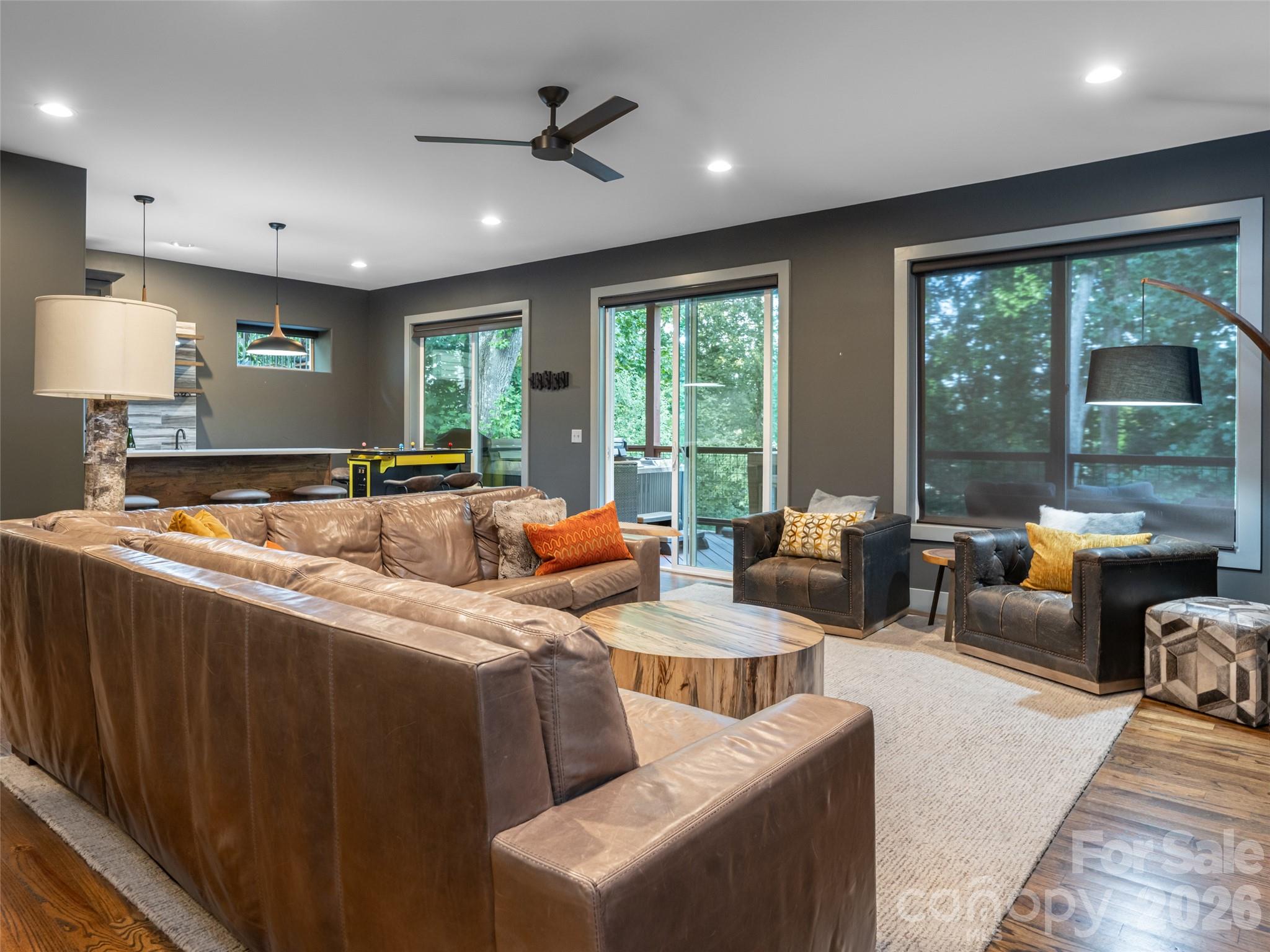 158 Riverview Drive — Asheville