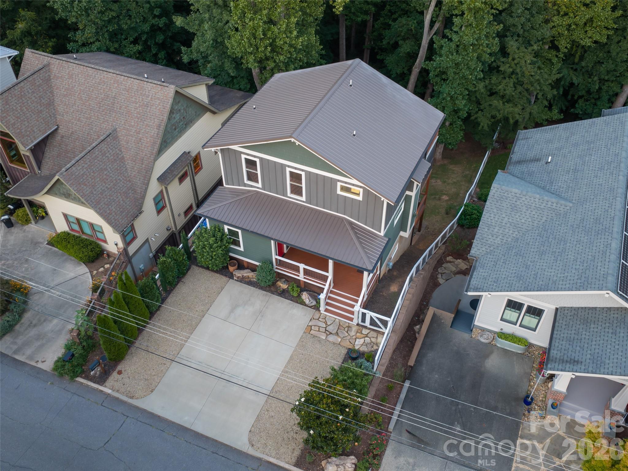 158 Riverview Drive — Asheville