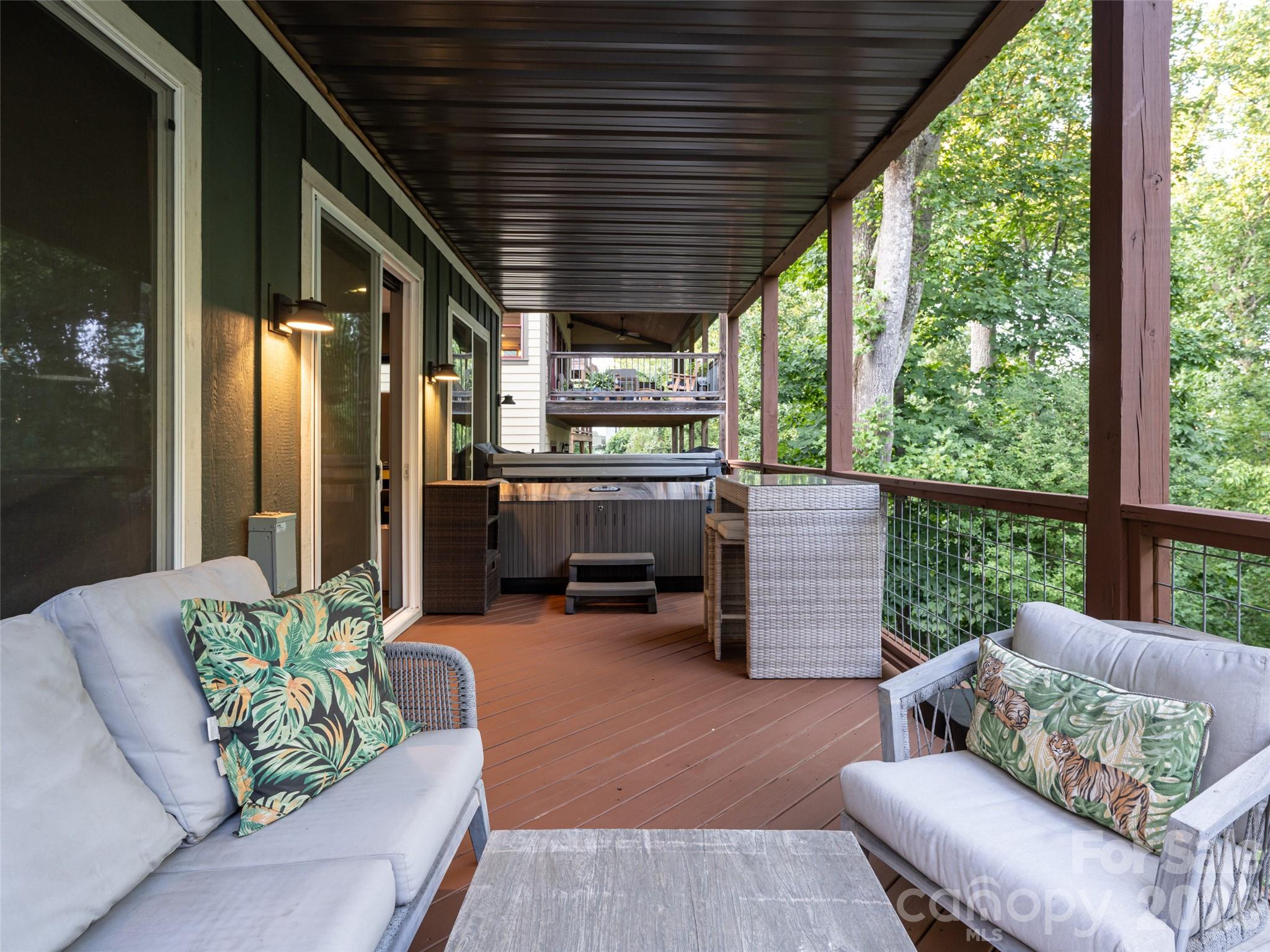 158 Riverview Drive — Asheville