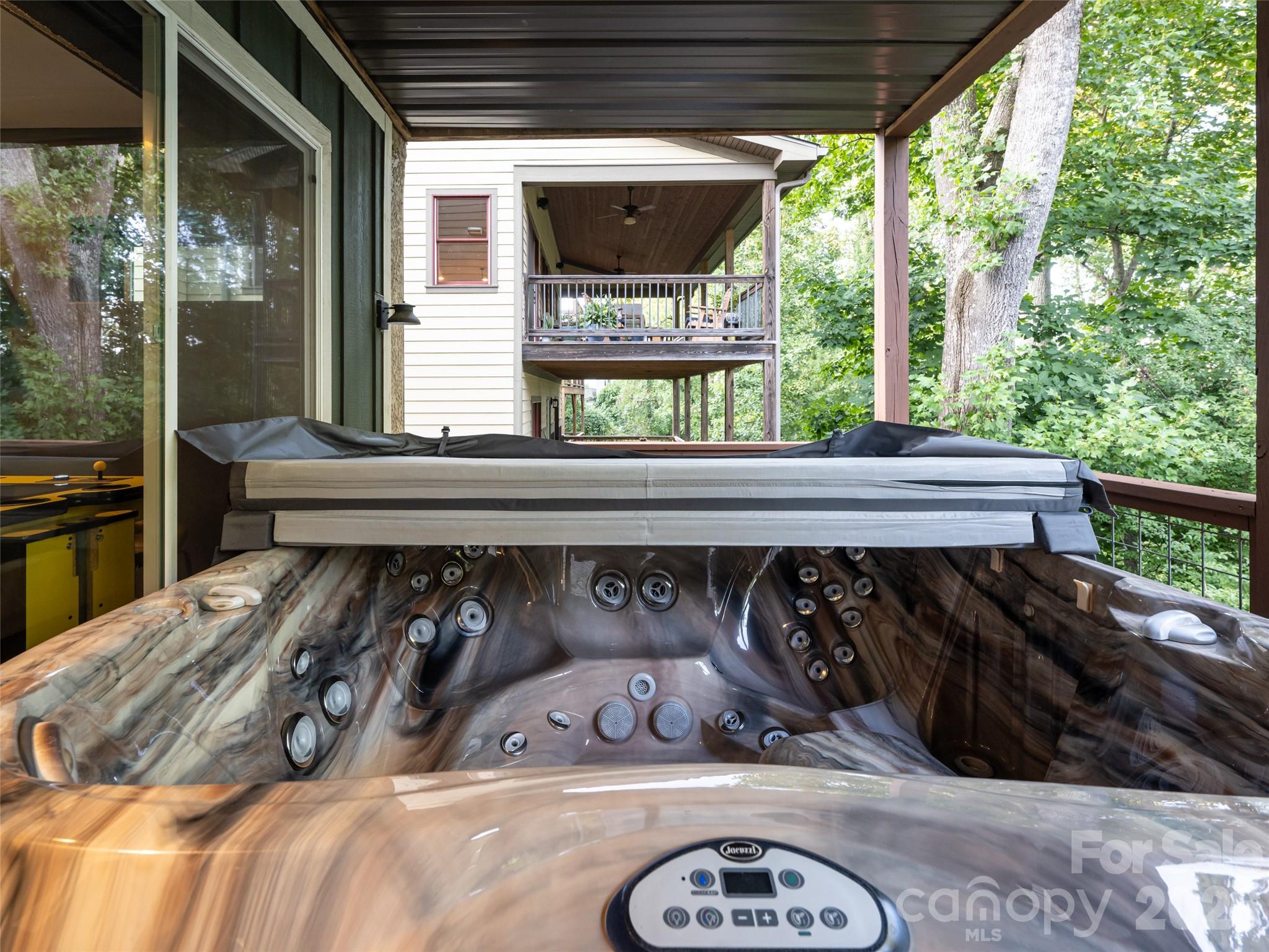 158 Riverview Drive — Asheville