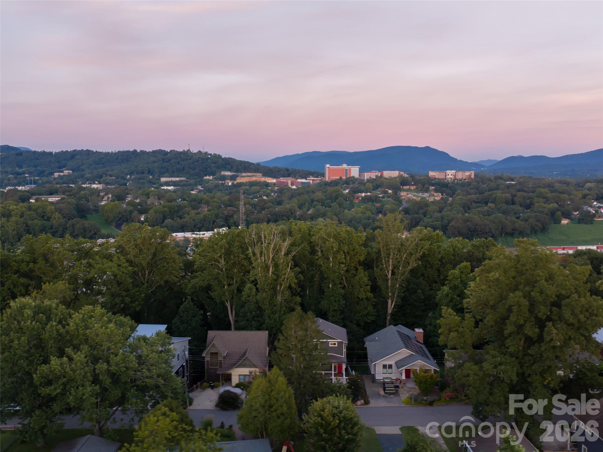 158 Riverview Drive — Asheville