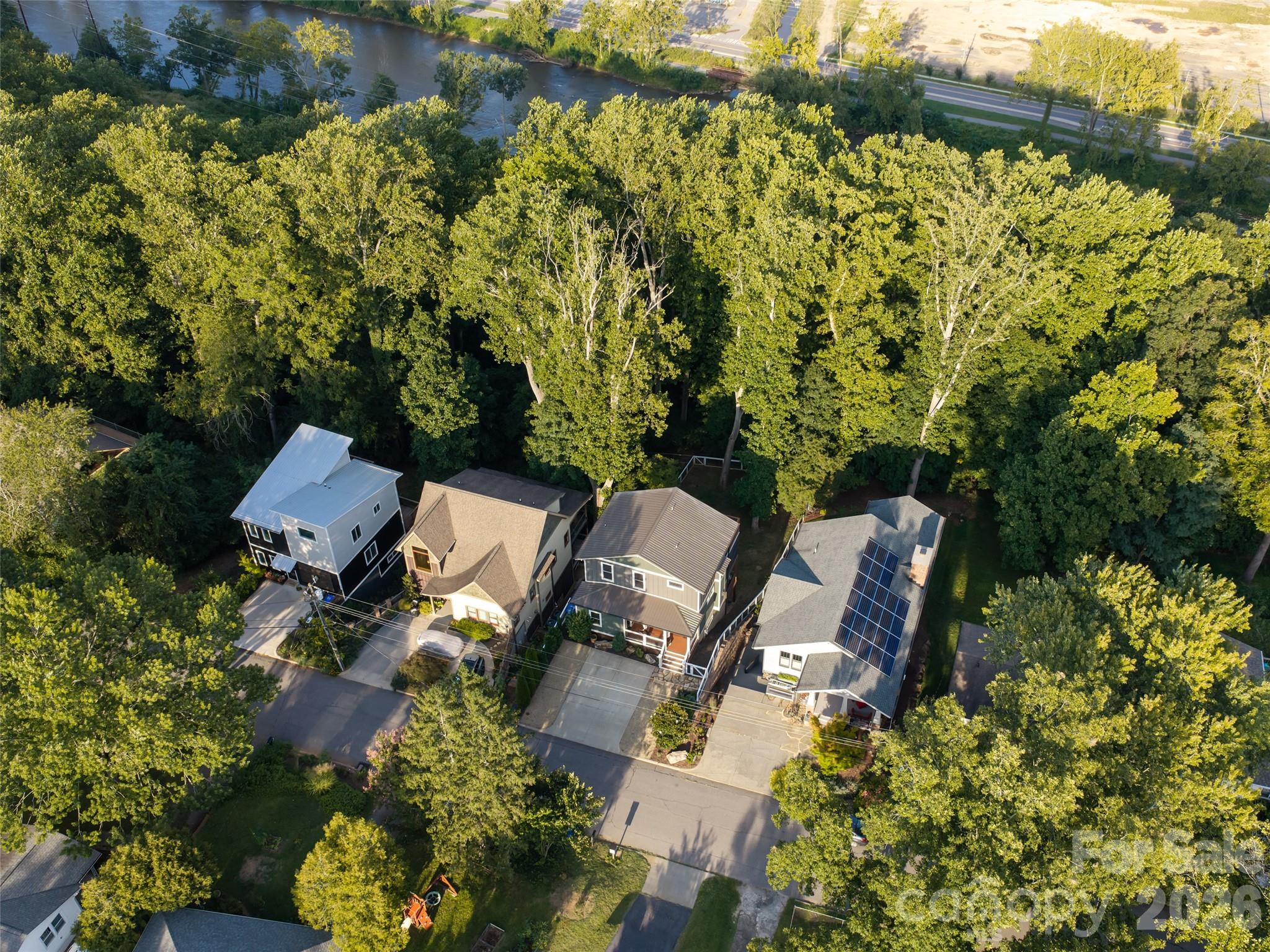 158 Riverview Drive — Asheville