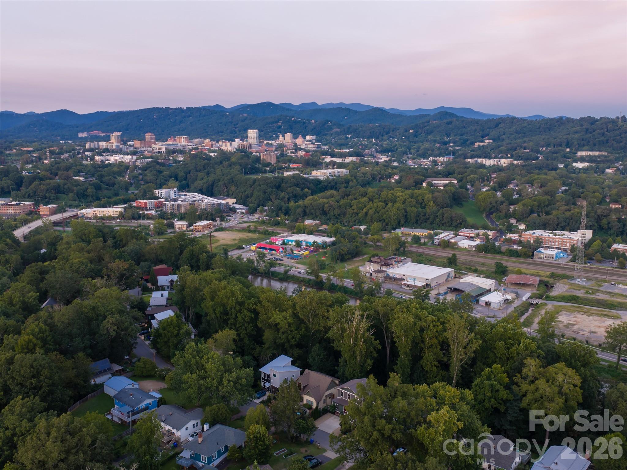 158 Riverview Drive — Asheville