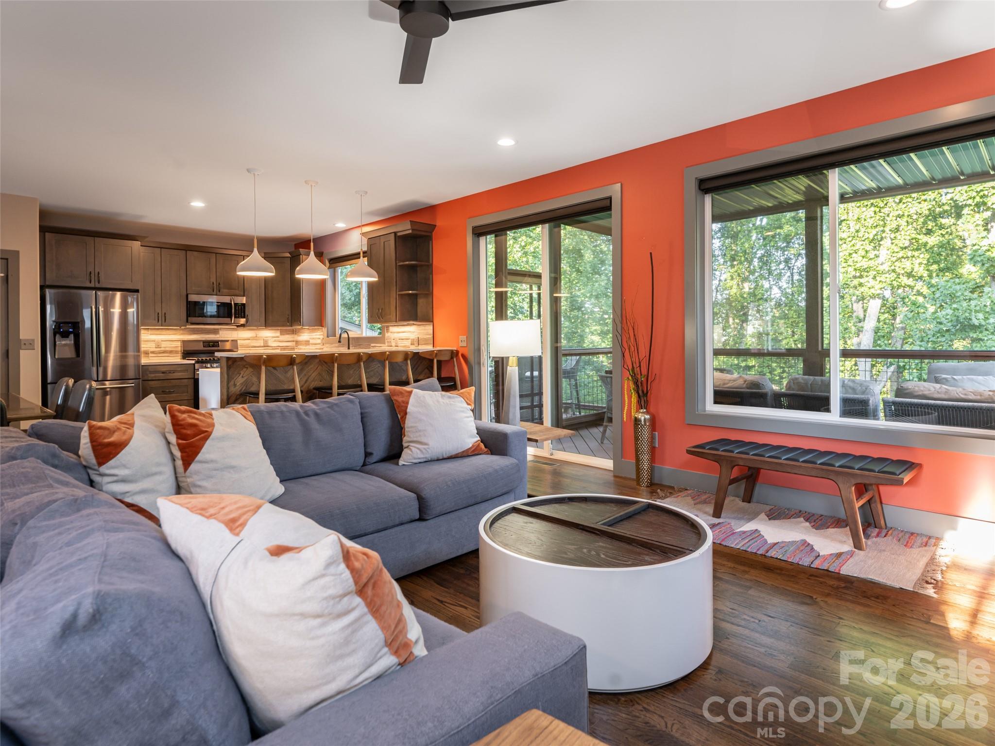158 Riverview Drive — Asheville