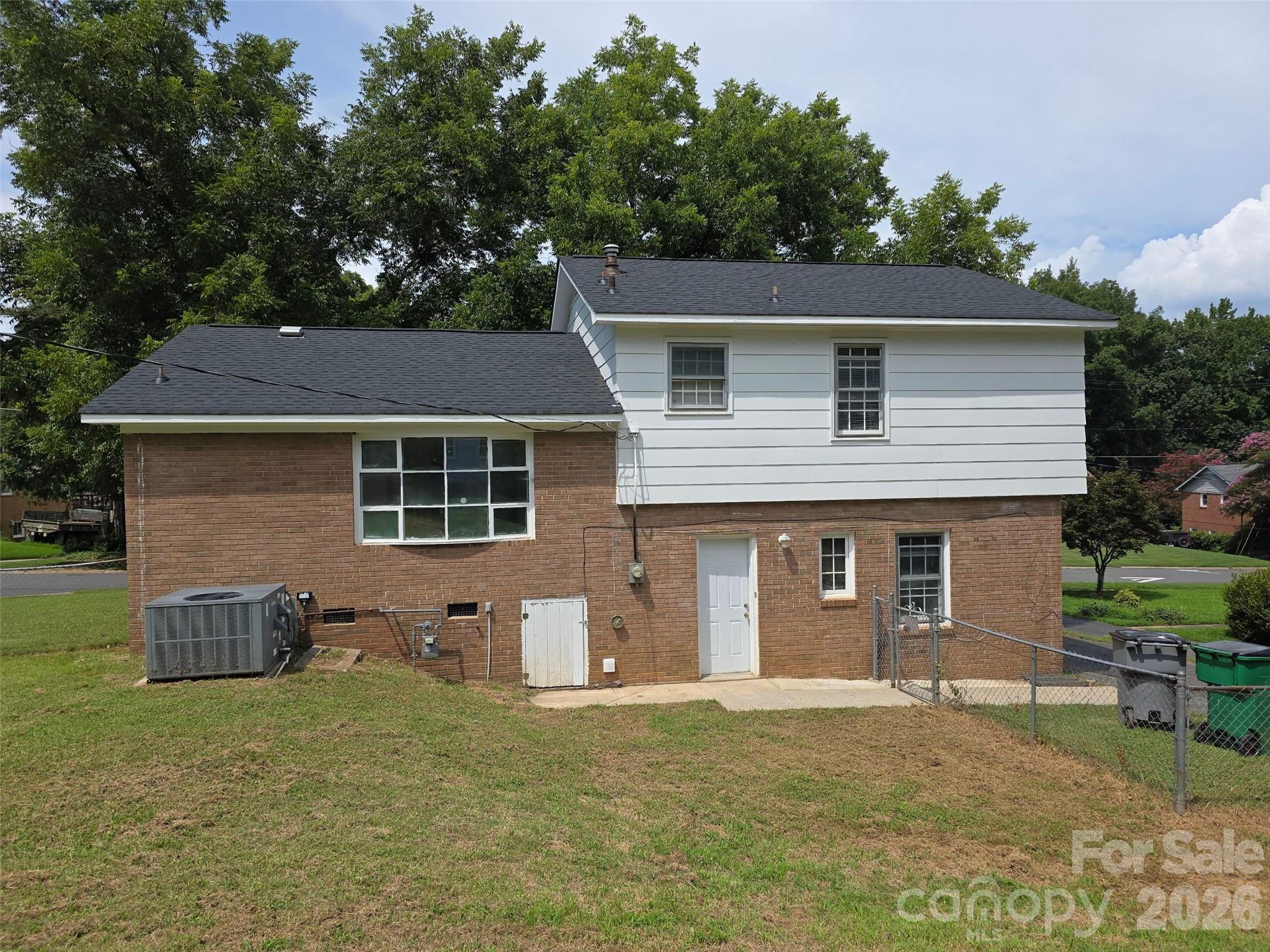 7600 Woodstream Drive — Charlotte