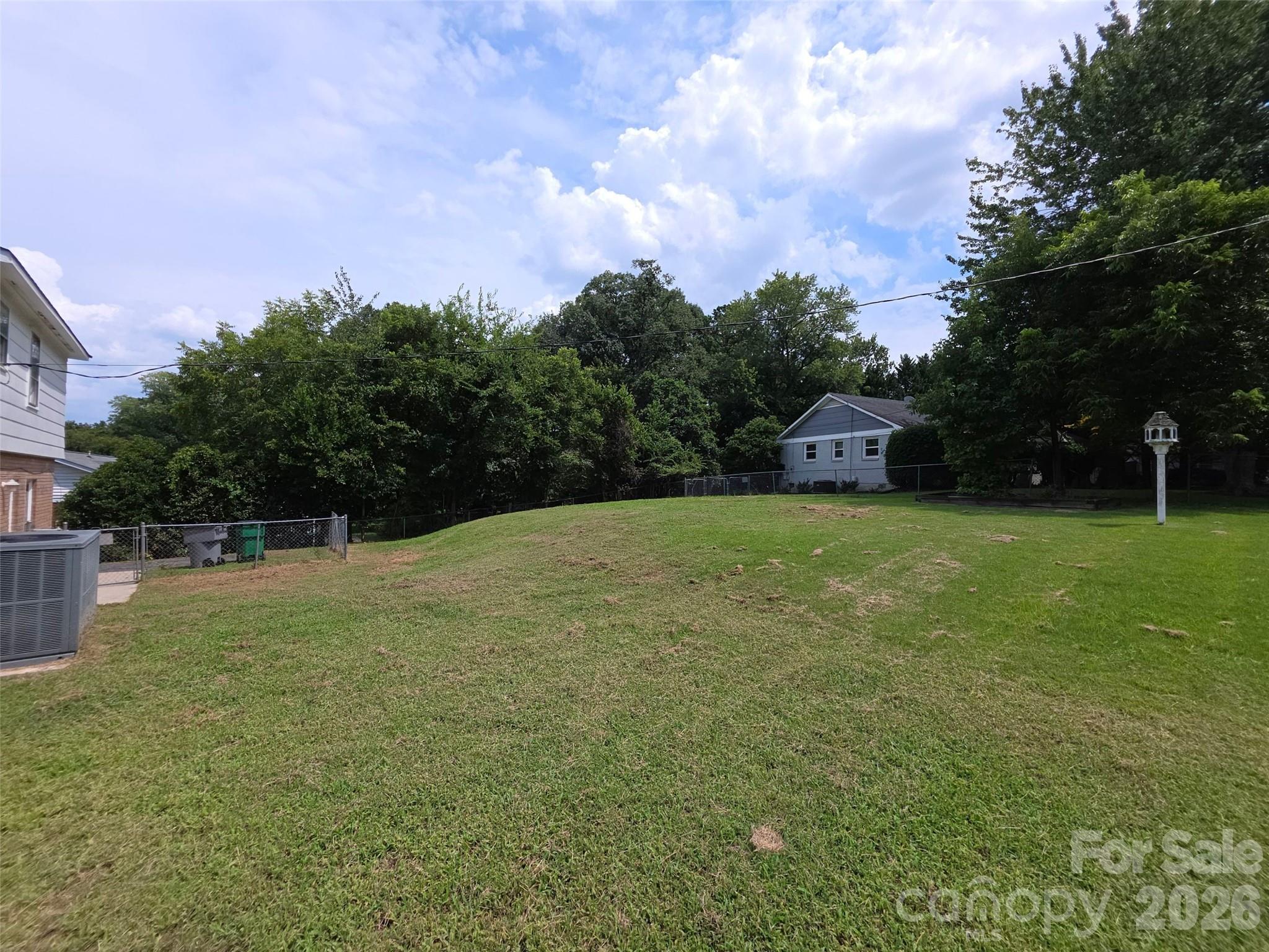 7600 Woodstream Drive — Charlotte