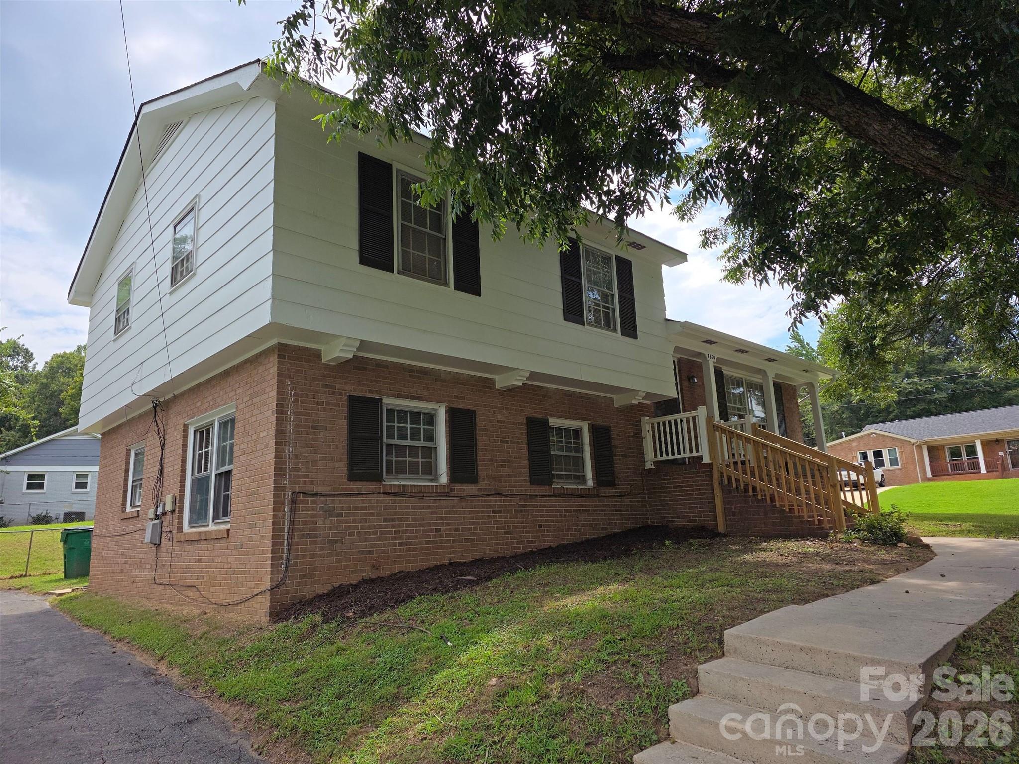 7600 Woodstream Drive — Charlotte