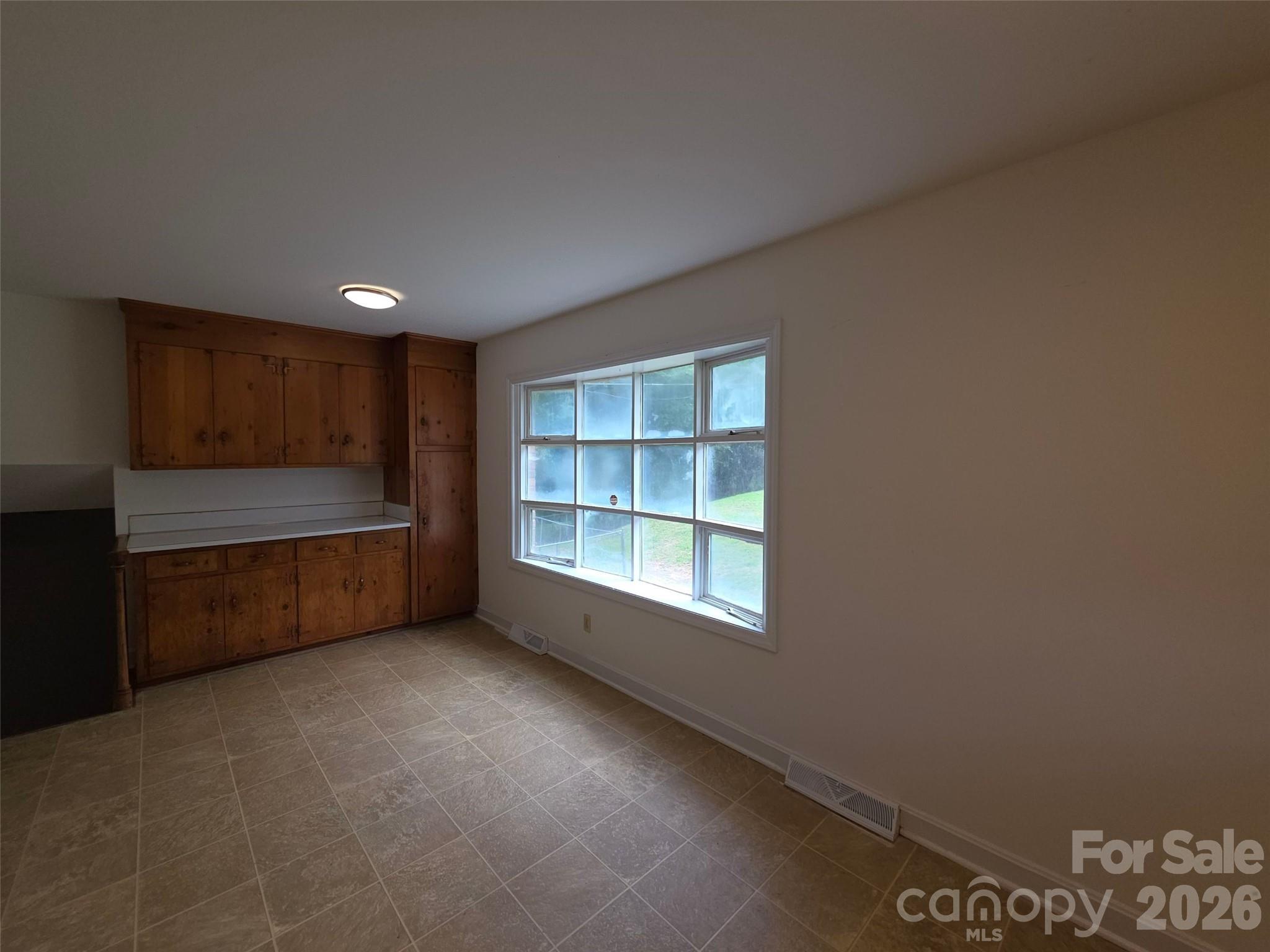 7600 Woodstream Drive — Charlotte
