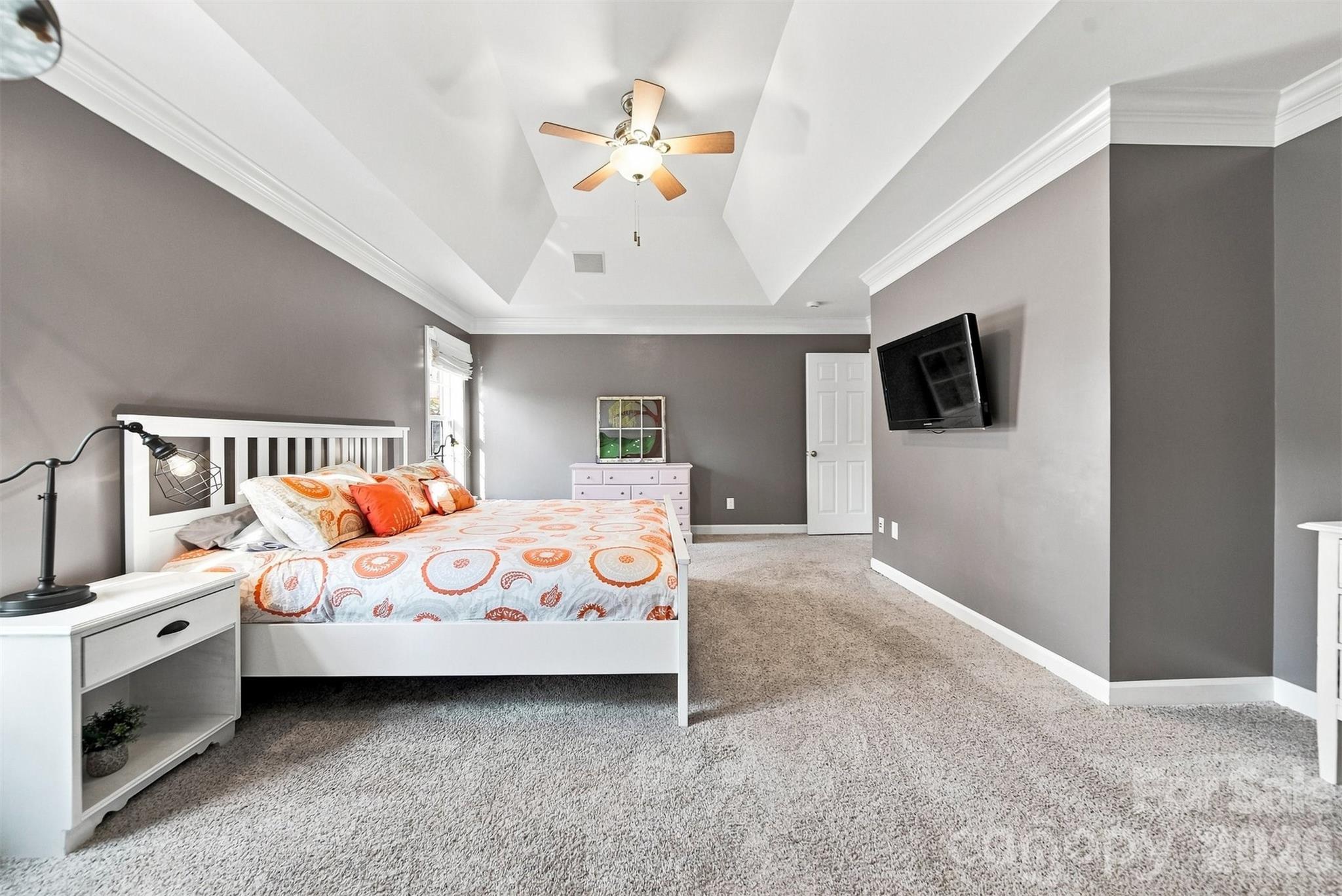 1221 Willow Creek Drive — Newton