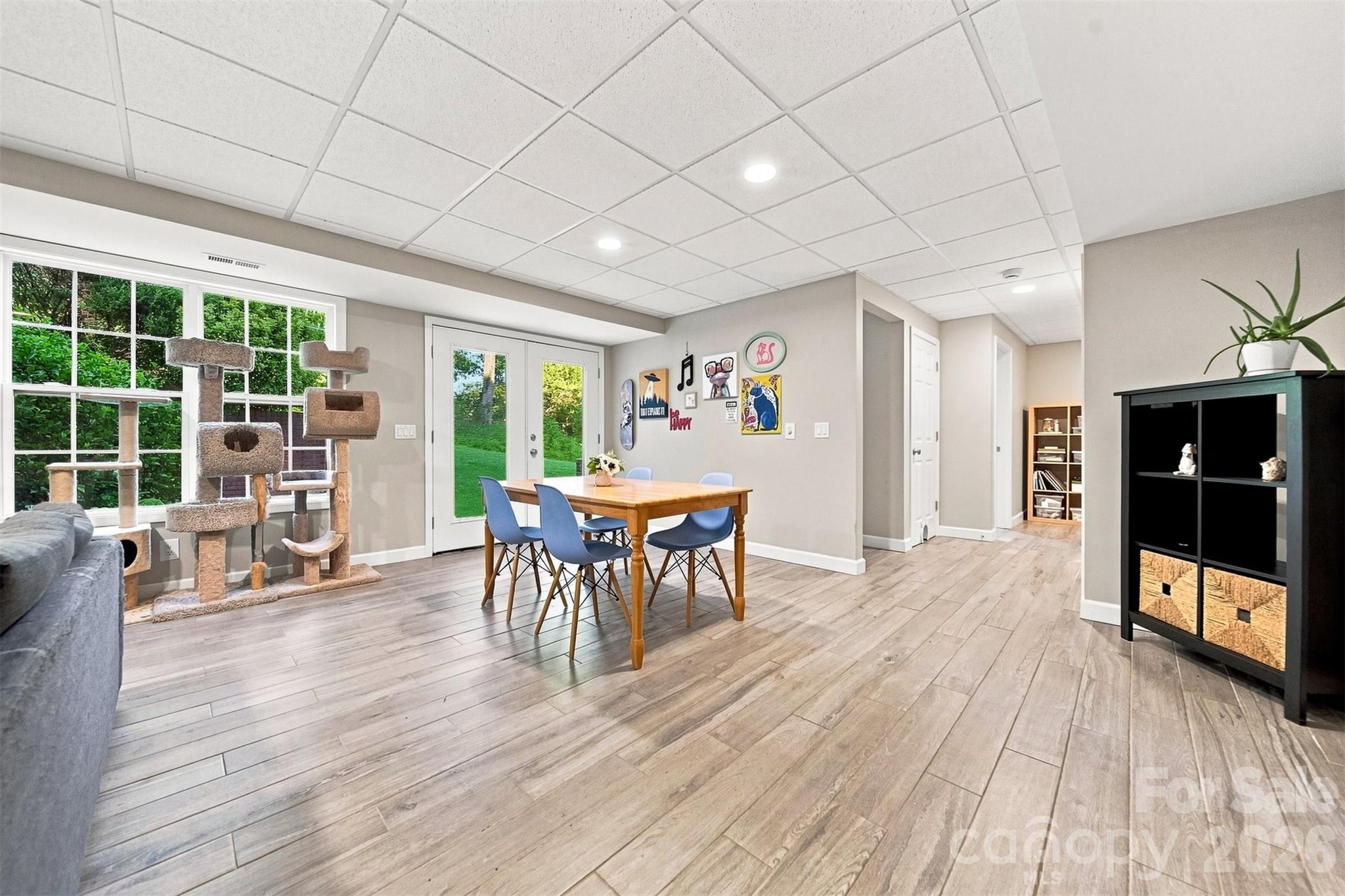 1221 Willow Creek Drive — Newton