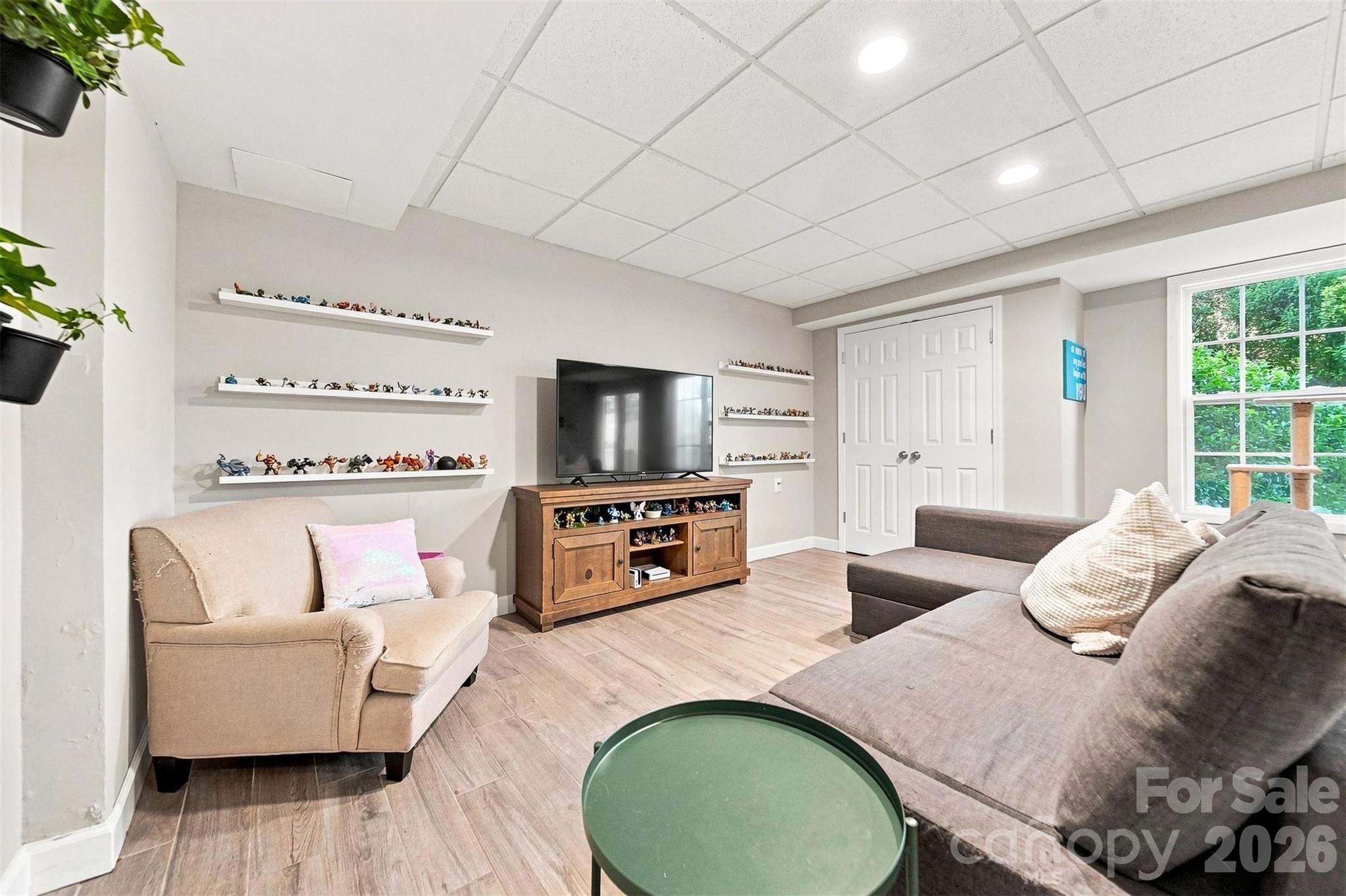 1221 Willow Creek Drive — Newton