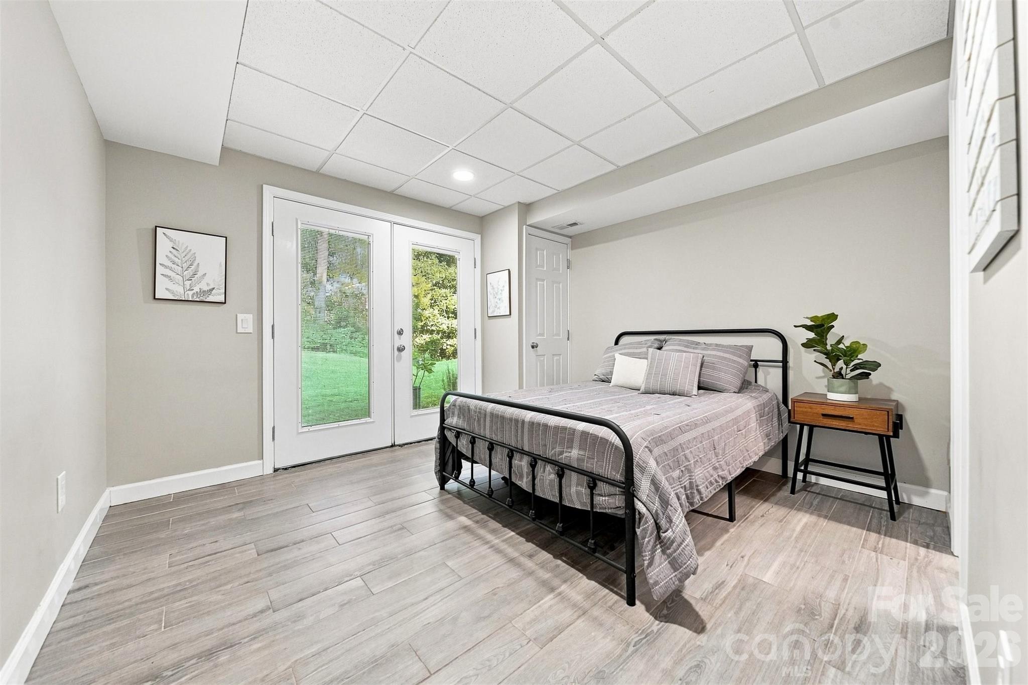 1221 Willow Creek Drive — Newton