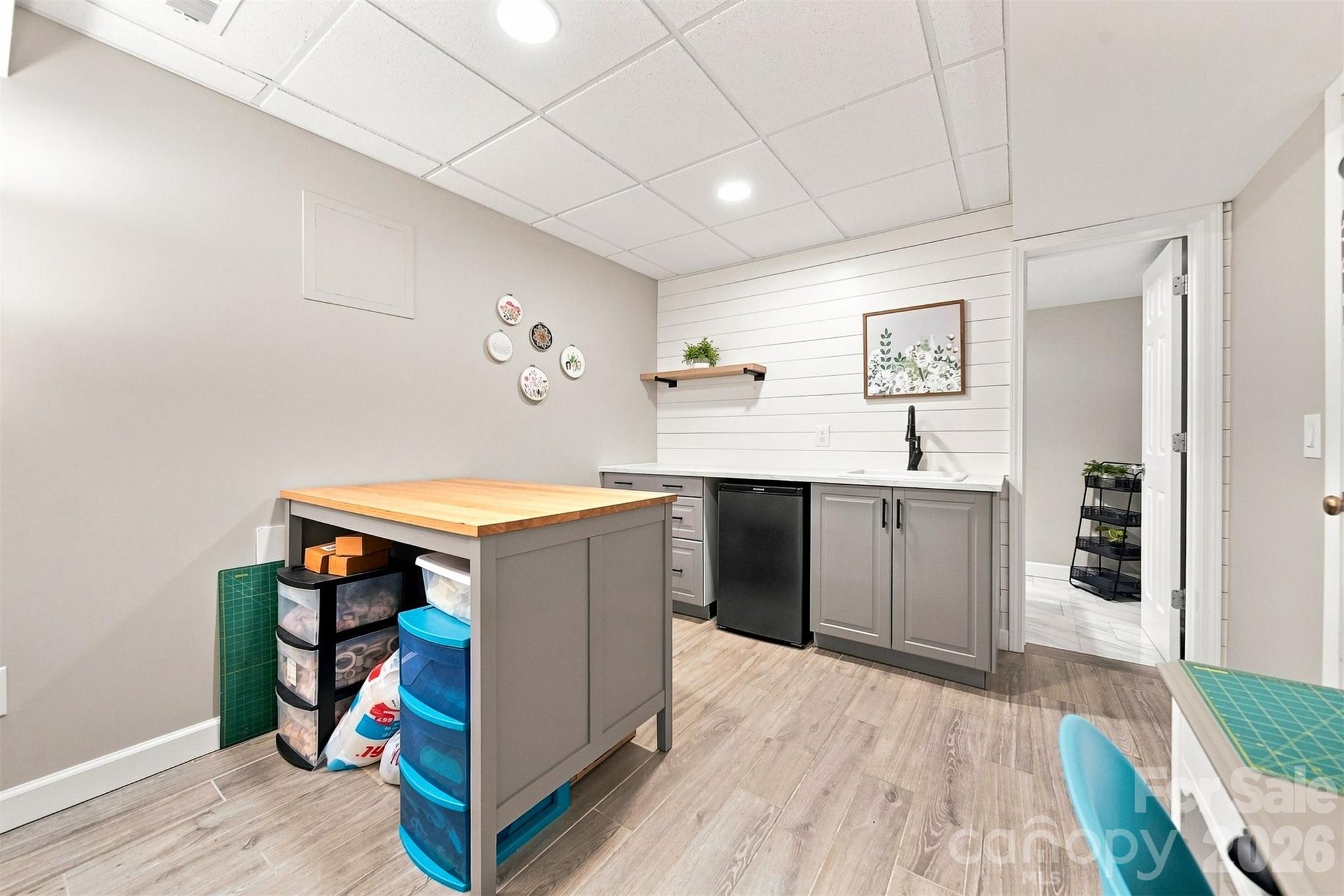 1221 Willow Creek Drive — Newton