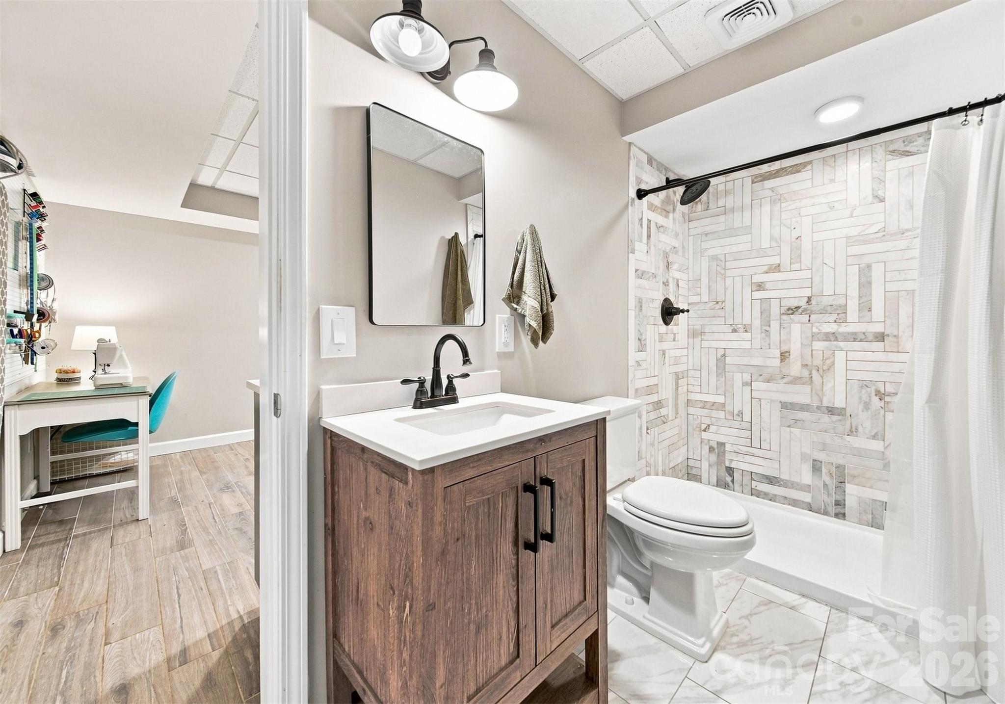 1221 Willow Creek Drive — Newton
