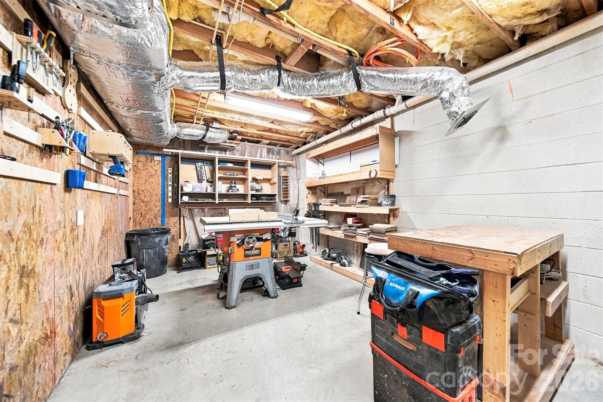 1221 Willow Creek Drive — Newton
