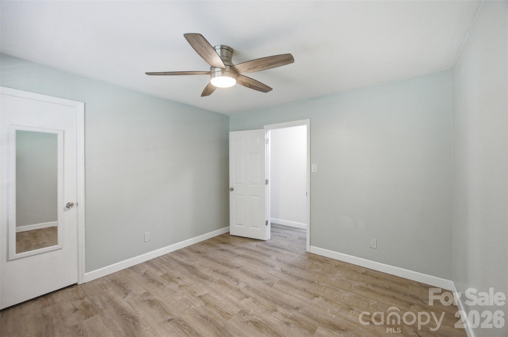 815 Lakeside Circle — Lancaster