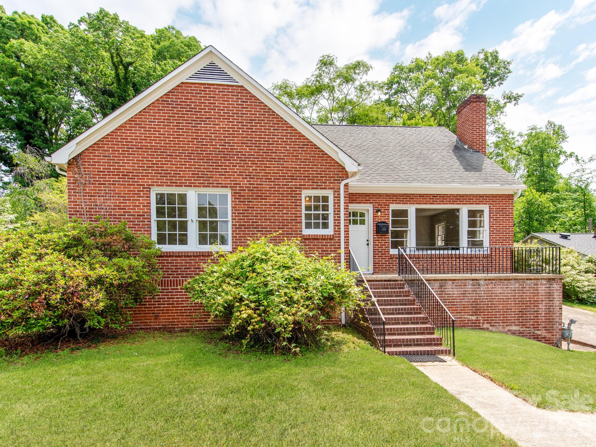 113 Falls Street — Morganton