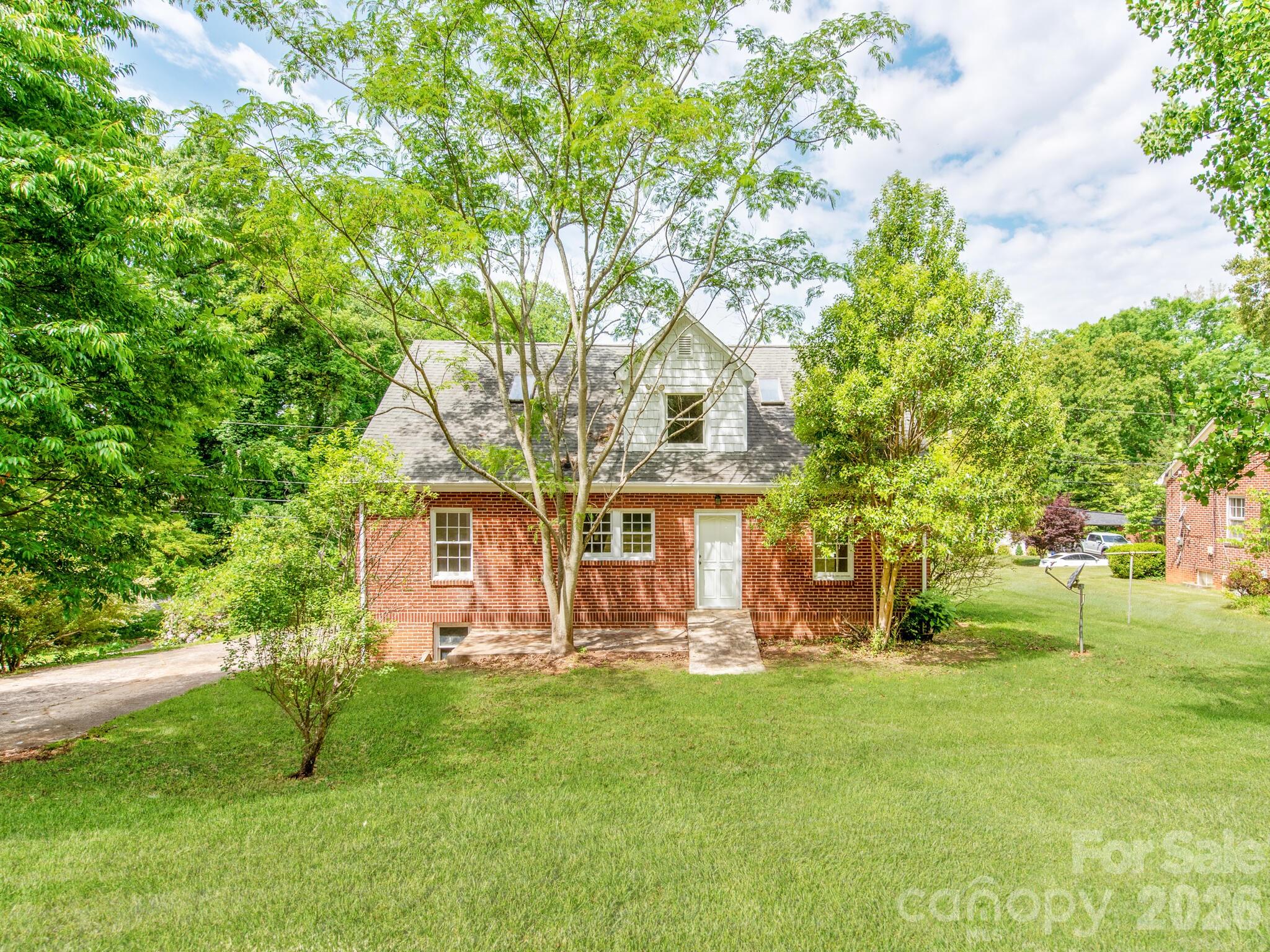 113 Falls Street — Morganton