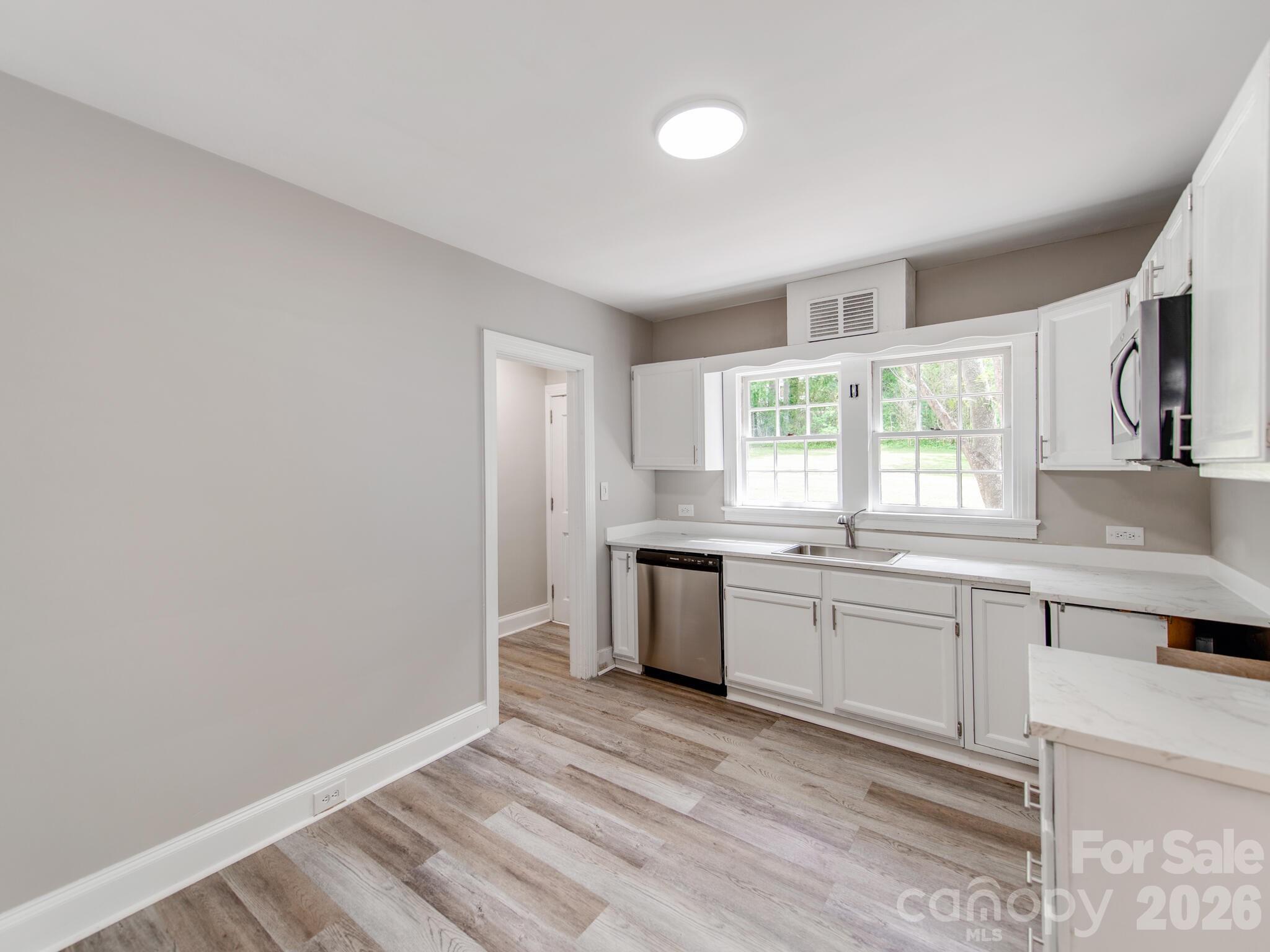 113 Falls Street — Morganton