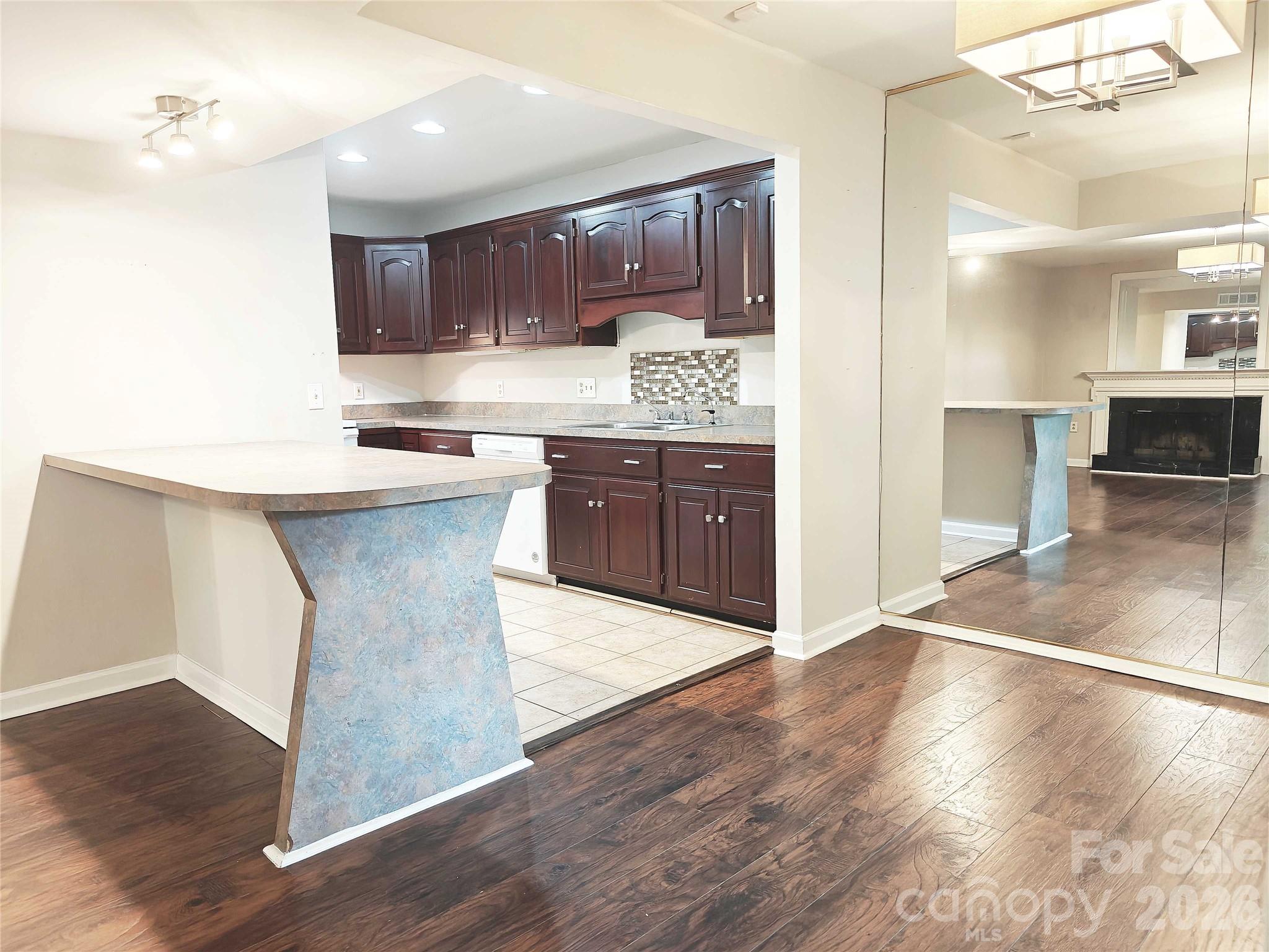 4948 Sardis Road #C — Charlotte